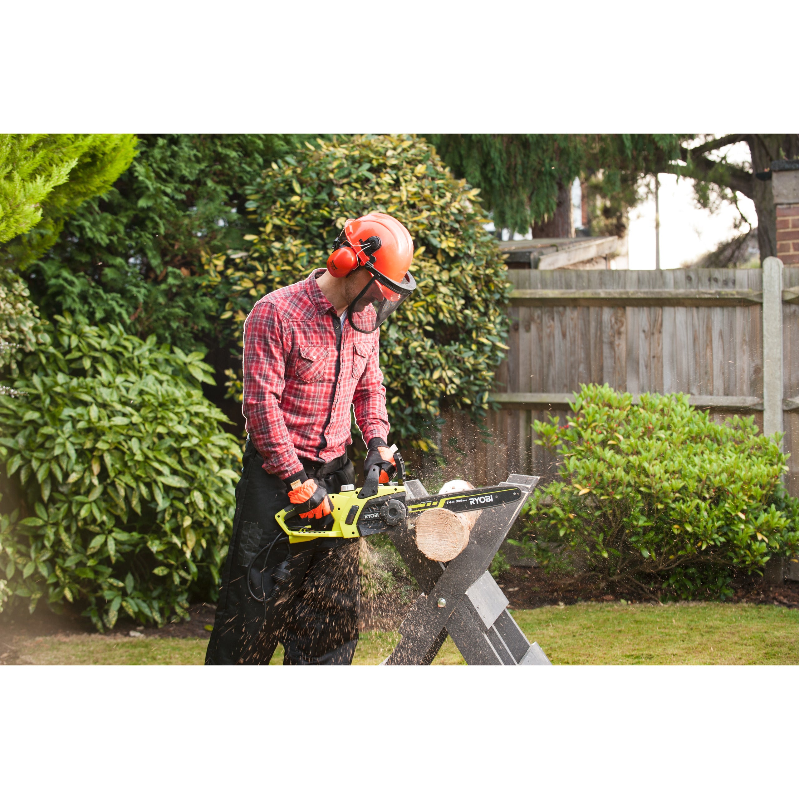 Fierăstrău electric cu lanț 1900W, bară 35cm Ryobi RCS1935B, cod 5133004338