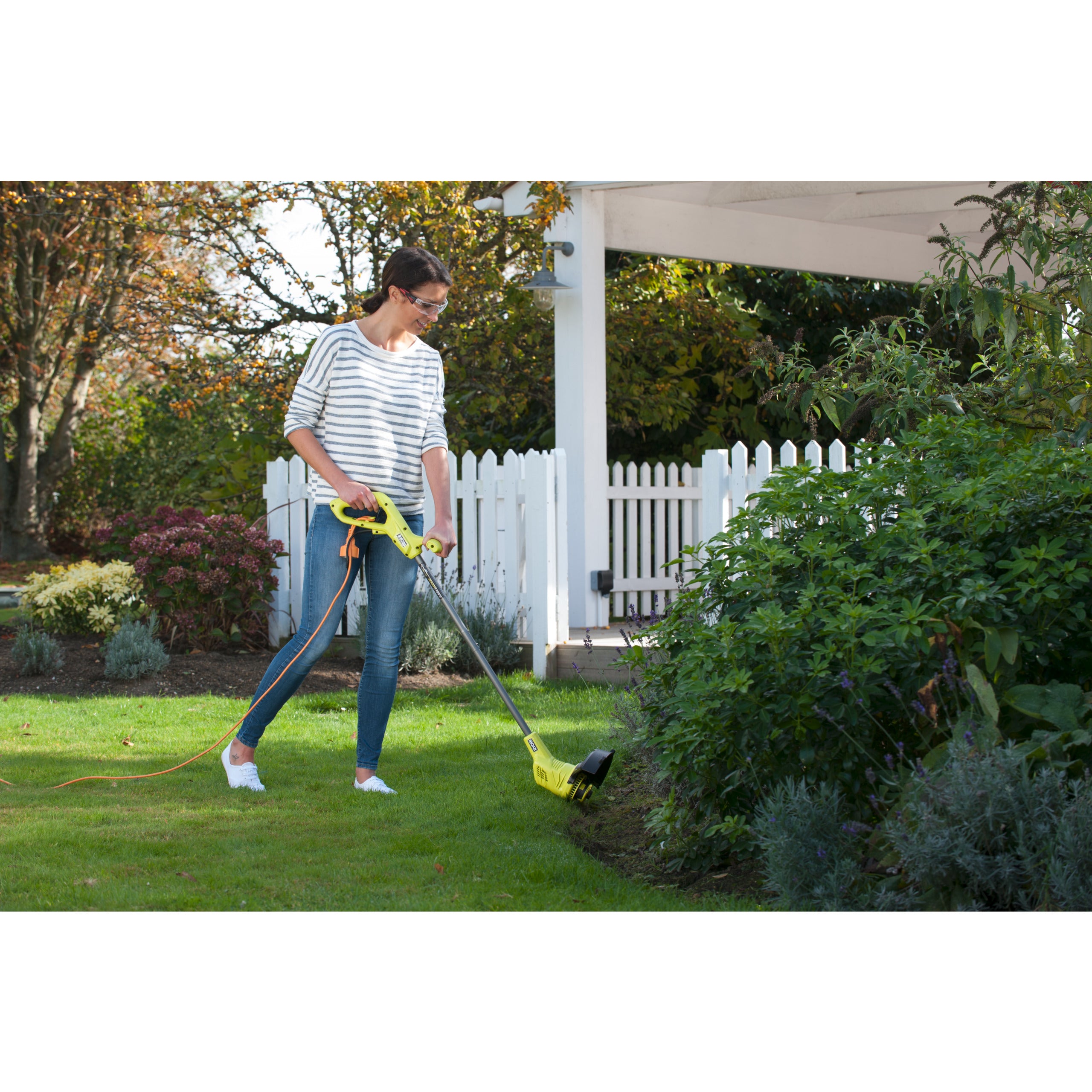 Trimmer iarbă electric 290 W, lățime tăiere 25 cm Ryobi RLT2925, cod 5133002924