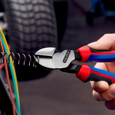 Tăietori diagonali cu pârghie înaltă și mânere comfort KNIPEX 7402200