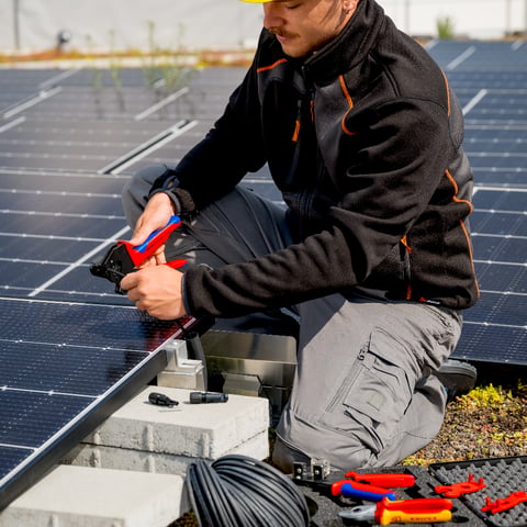 Cutie de scule pentru instalații fotovoltaice KNIPEX 7 buc, cod 979104V02