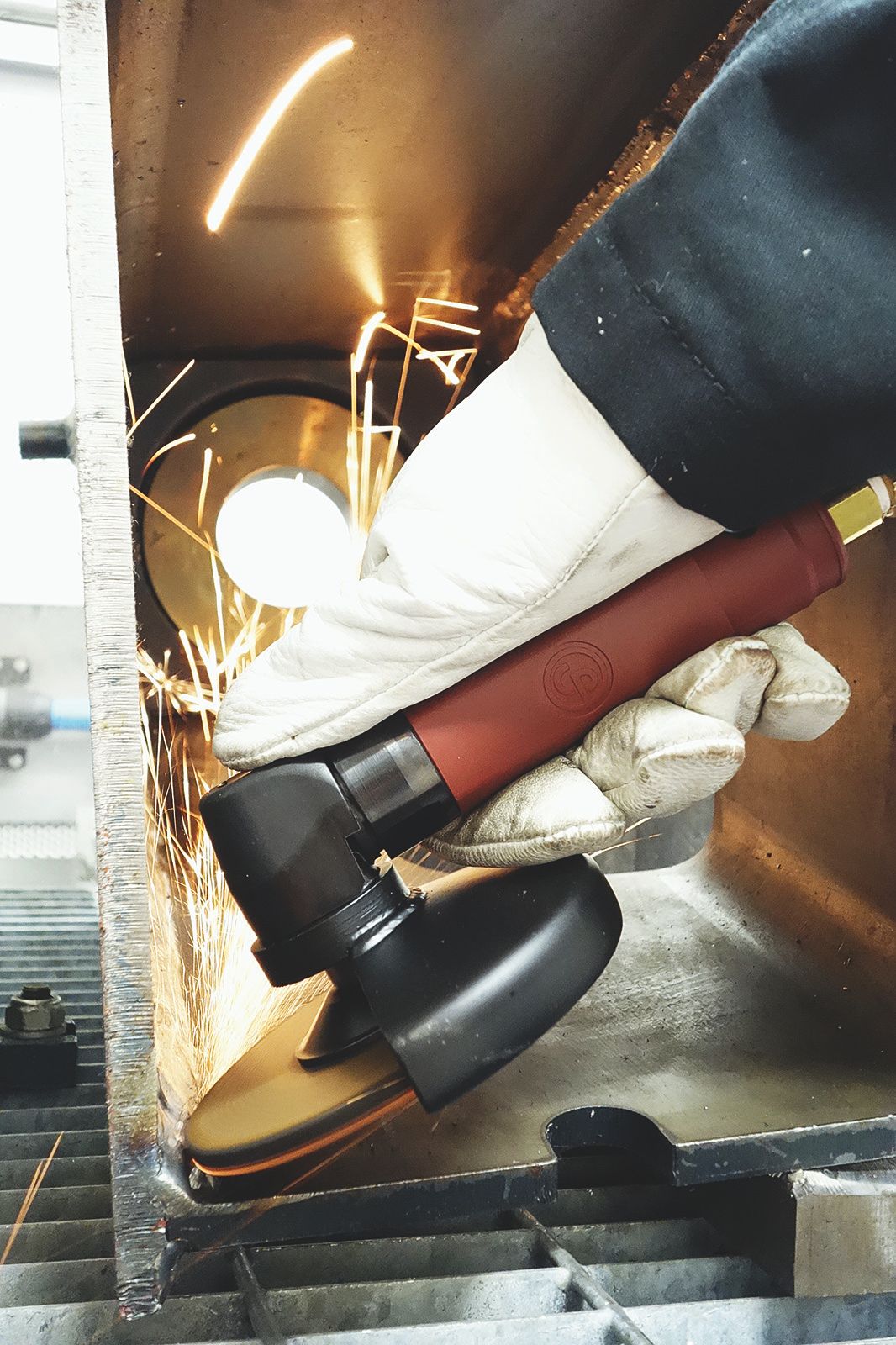 CP3019-13A4 Polizor unghiular pneumatic 4" (100 mm) Chicago Pneumatic, cod 6151607050