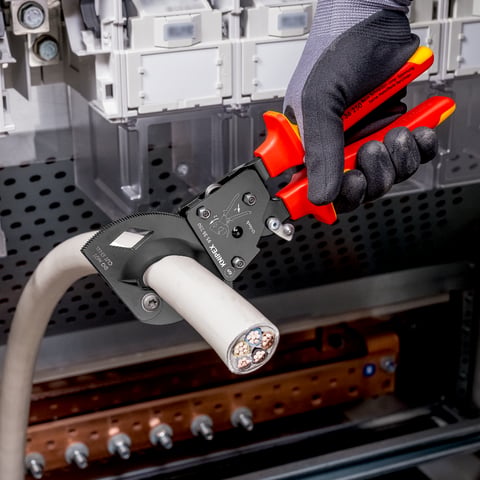 Tăietor cabluri cu clichet izolat VDE KNIPEX 9536250