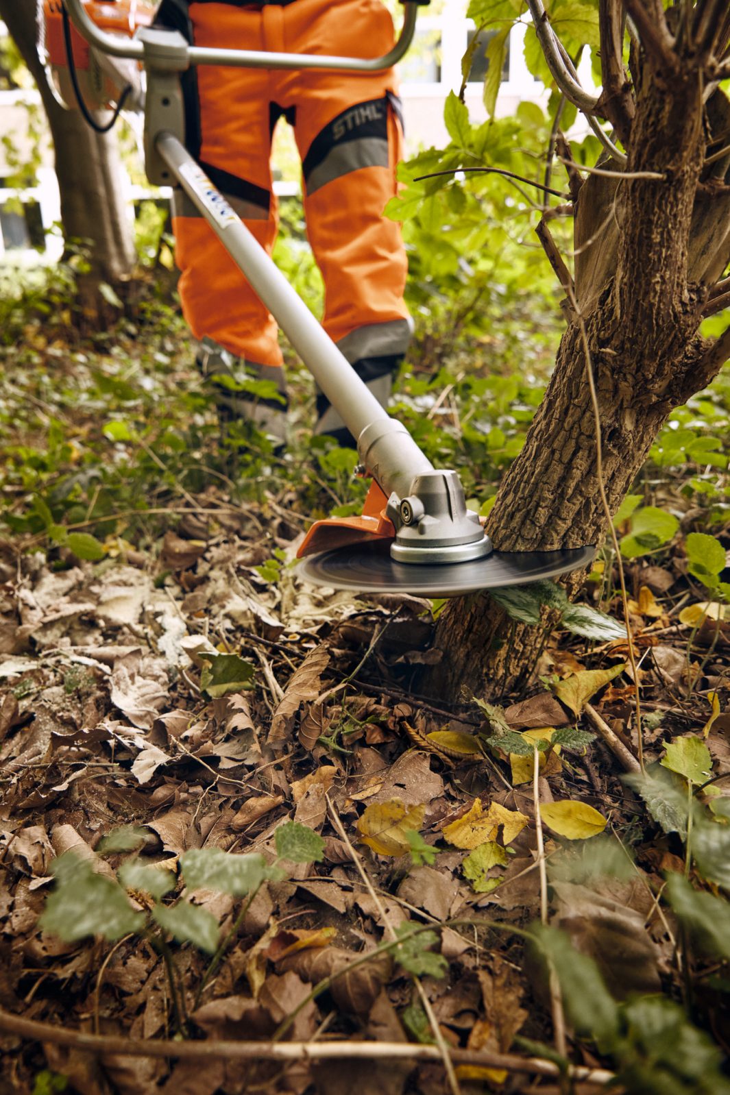Motocoasă Stihl FS 561 C-M, benzină, cu cuțit de defrișat 350-5, cod 41482000223