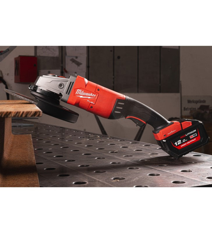 Polizor Milwaukee M18 ONEFLAG230XPDB-0C, 230MM, cu frânare și comutator tip clapetă, FUEL™, ONE-KEY™, 1 x cutie plastic, cod 4933478782