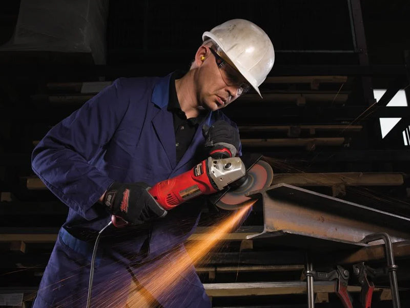 Polizor unghiular 1750 W cu mâner anti-vibrații Milwaukee AGV17-180XC, cod 4933432270