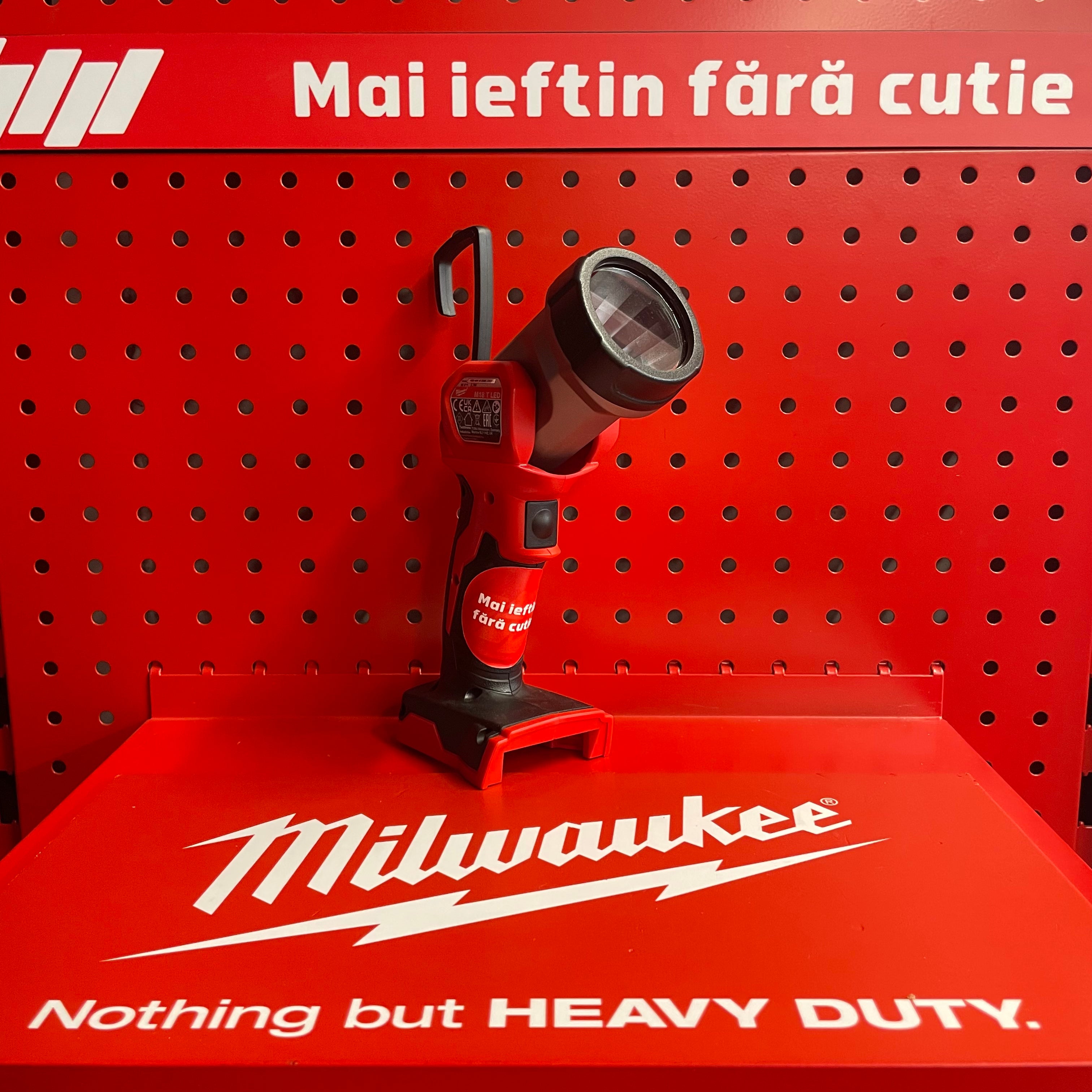 Lanternă cu cap rotativ LED Milwaukee M18-TLED, M18™
