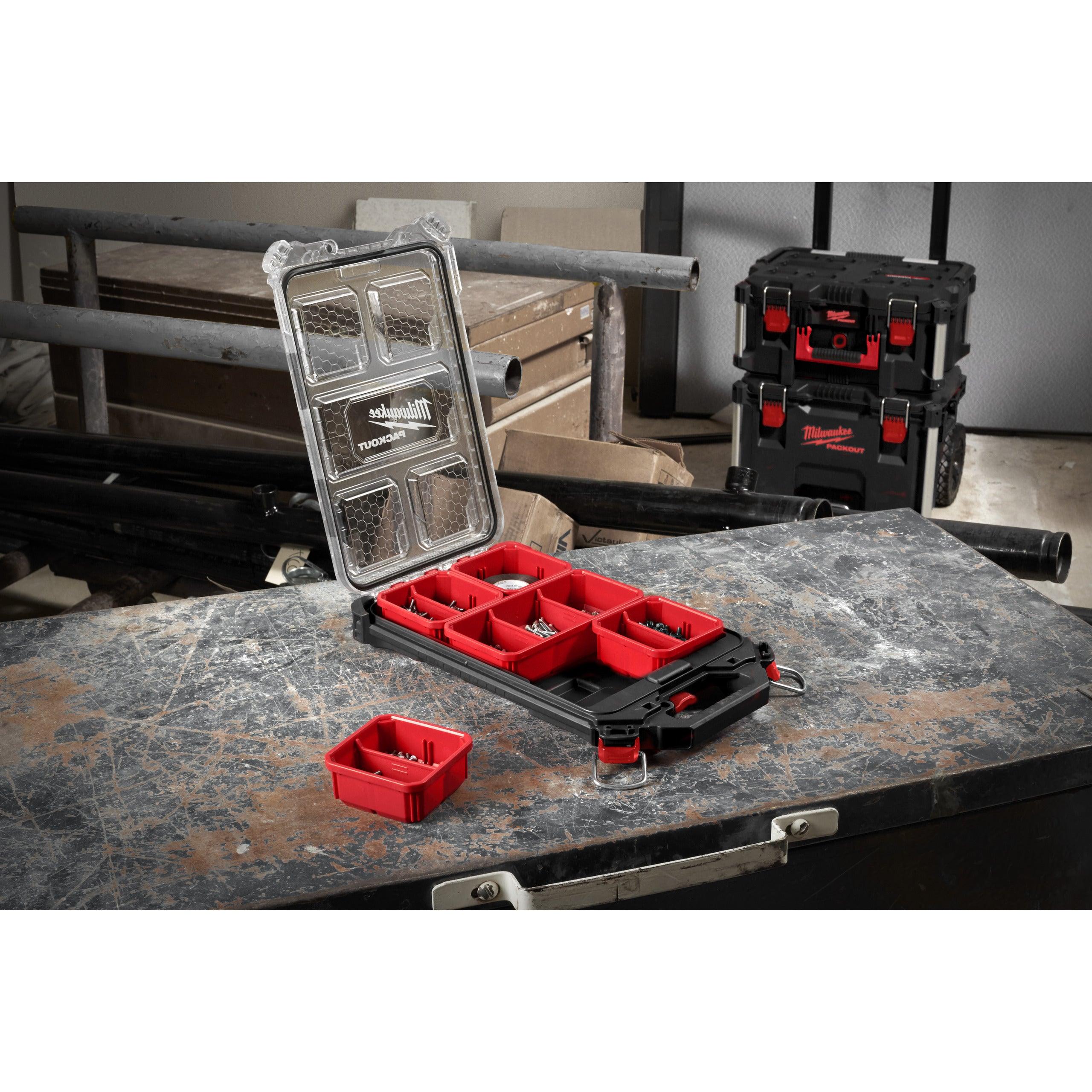 Organizator Slim Compact Milwaukee PACKOUT™, cod 4932471065 - BIG STORE (Dynamic Tools SRL)