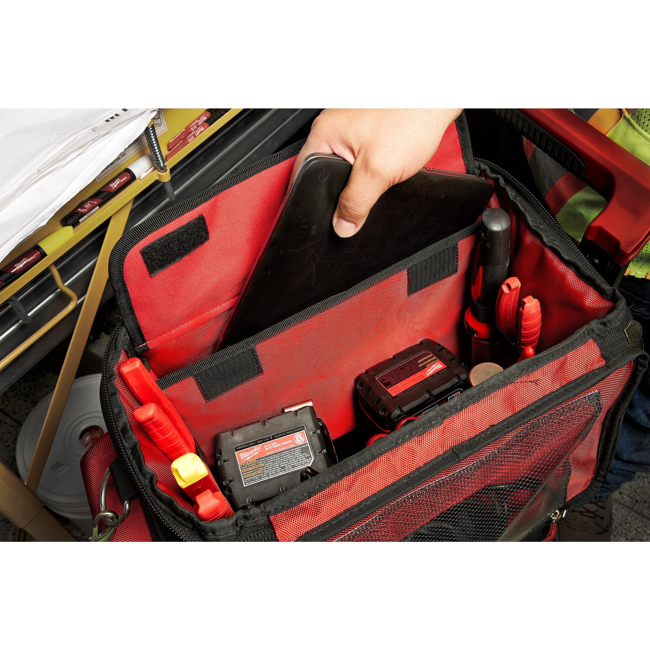 Geantă Tech PACKOUT™ Milwaukee cod 4932471130 - BIG STORE (Dynamic Tools SRL)