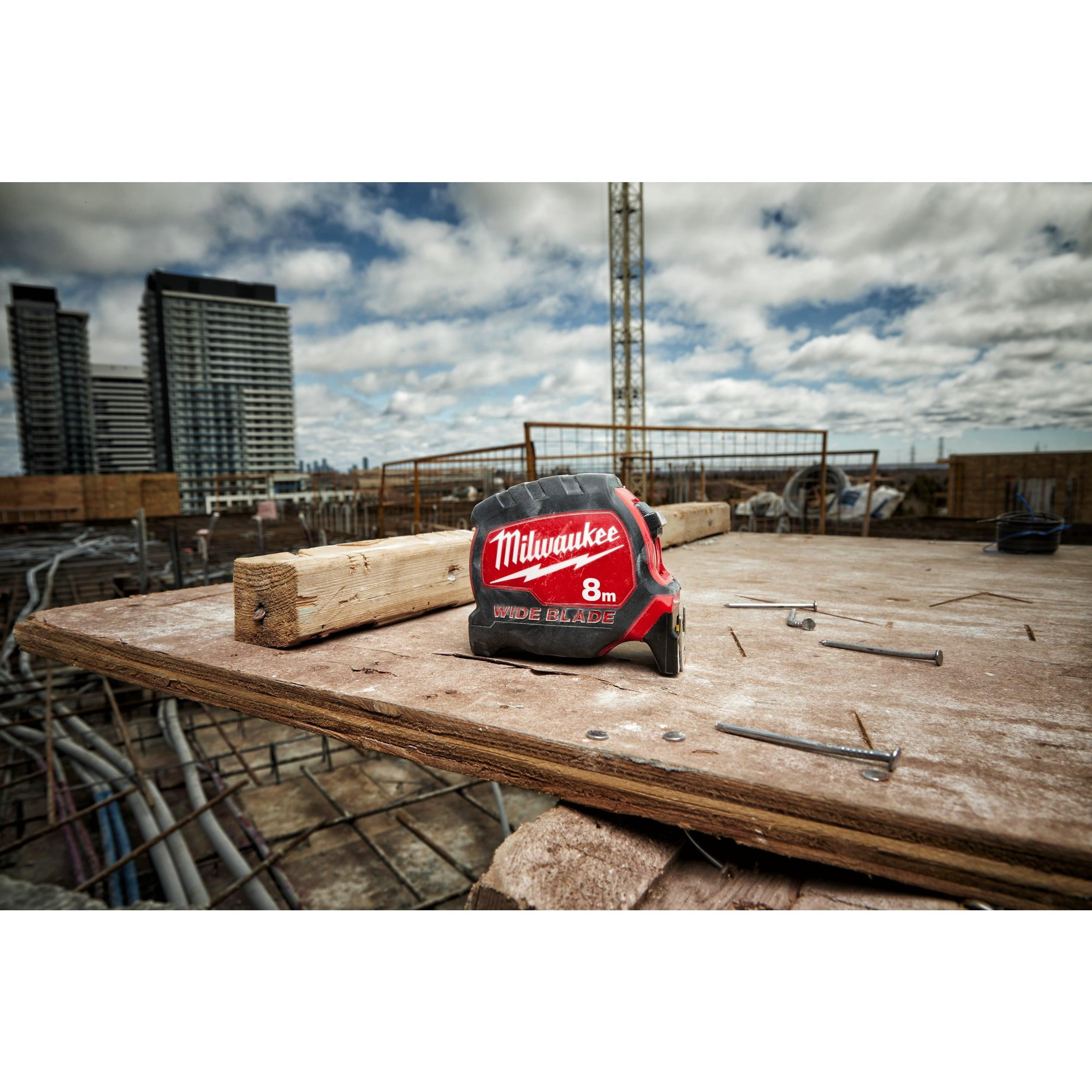 Ruletă Premium Lată 8m Milwaukee cod 4932471816 - BIG STORE (Dynamic Tools SRL)