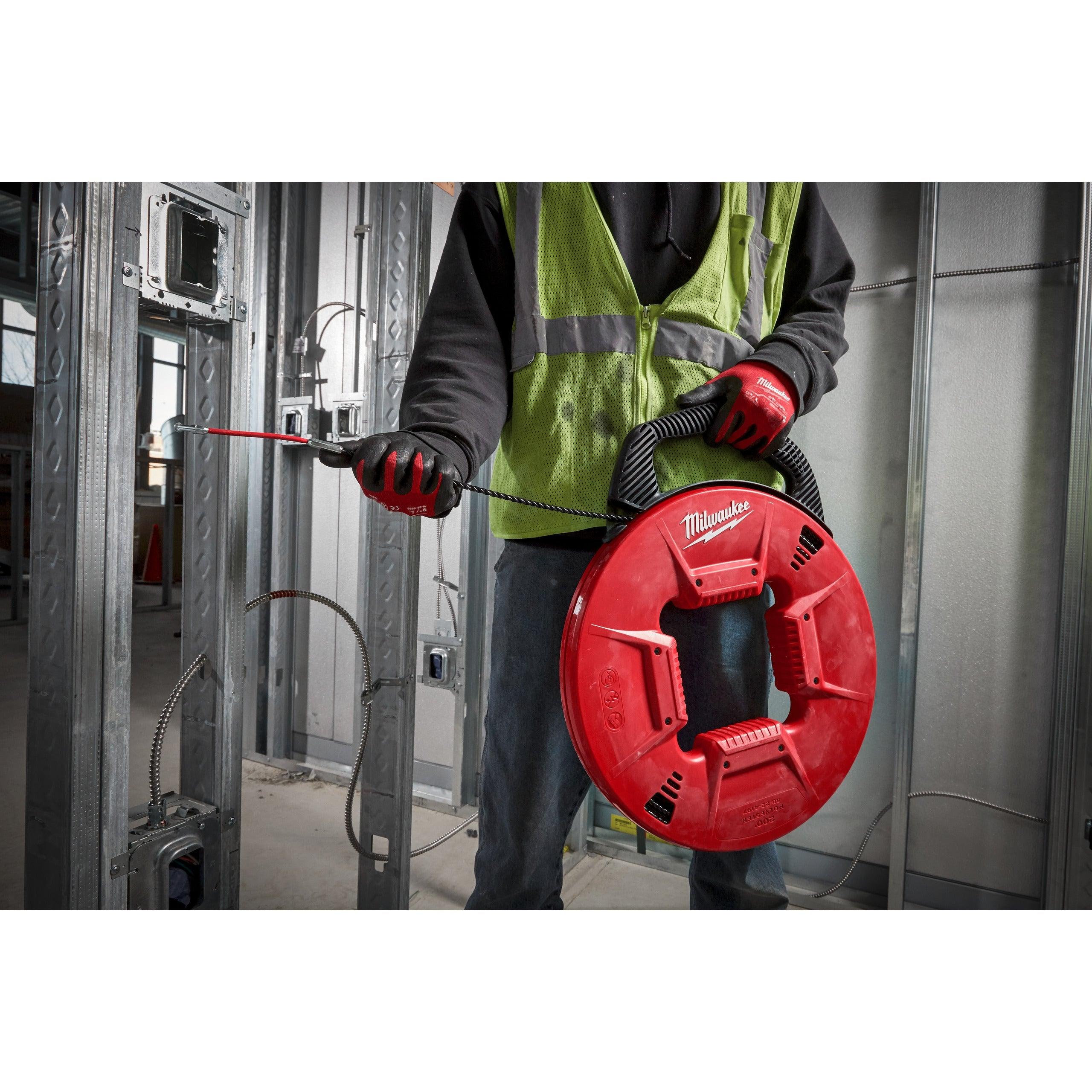 Dispozitiv trăgător cabluri electrice - poliester 30 m, Milwaukee, cod 4932472119 - BIG STORE (Dynamic Tools SRL)