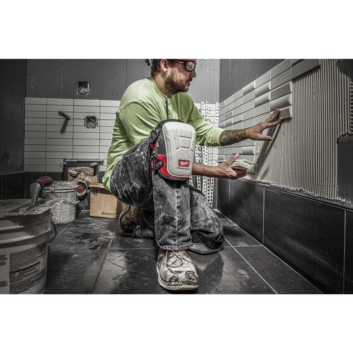 Genunchieră premium cu înveliș anti-zgâriere, Milwaukee cod 4932478139 - BIG STORE (Dynamic Tools SRL)