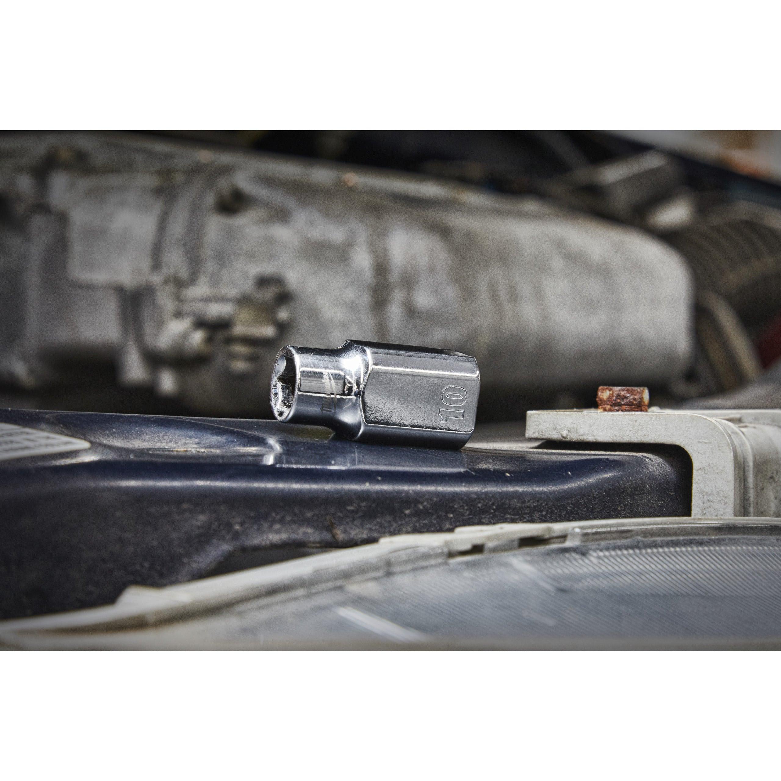 Cheie tubulară 1/4, Metric, scurtă - 10mm, Milwaukee cod 4932478318 - BIG STORE (Dynamic Tools SRL)