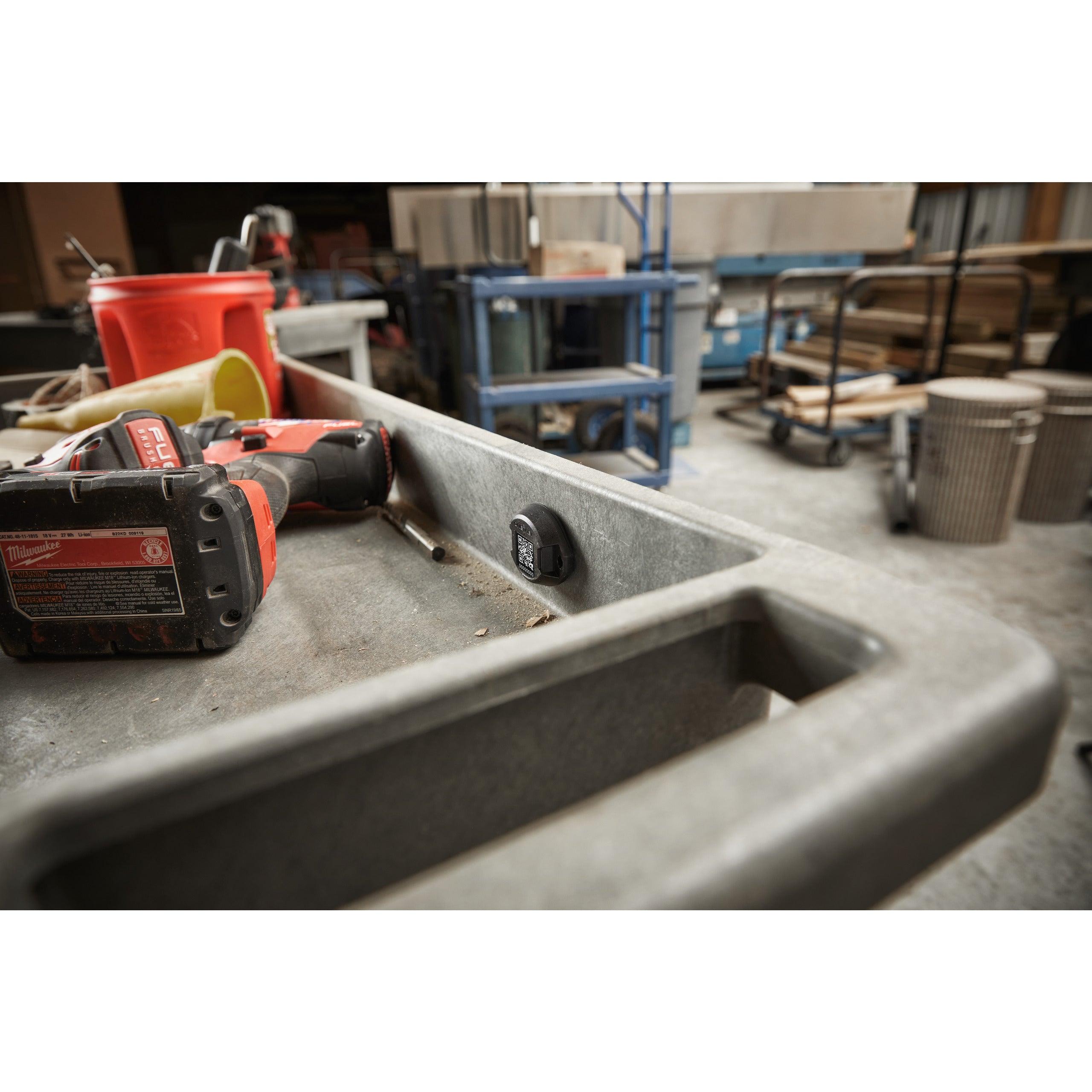 Modul de urmărire BTT ONE-KEY™ Bluetooth® Milwaukee BTT-10, cod 4933478643 - BIG STORE (Dynamic Tools SRL)