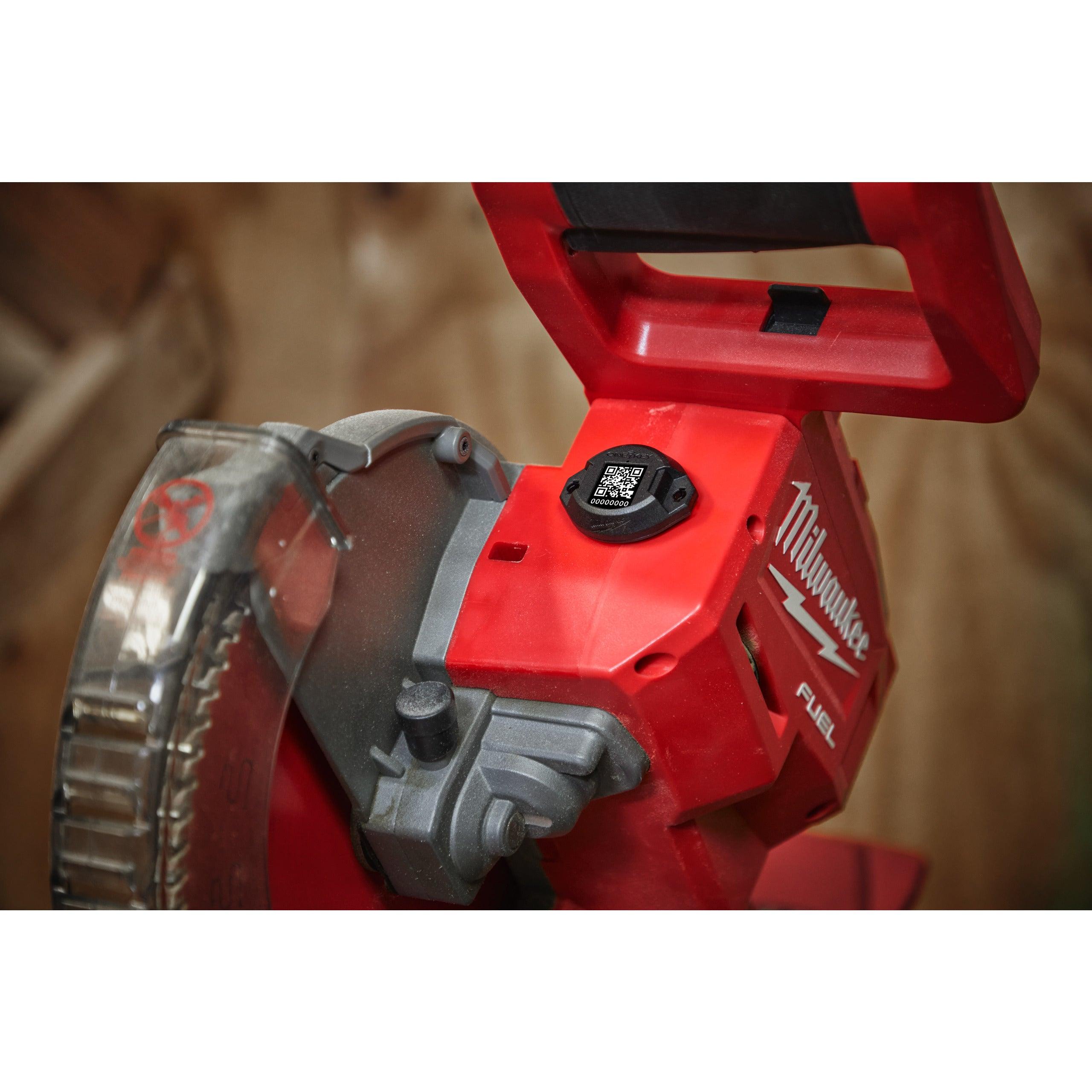 Modul de urmărire BTT ONE-KEY™ Bluetooth® Milwaukee BTT-10, cod 4933478643 - BIG STORE (Dynamic Tools SRL)