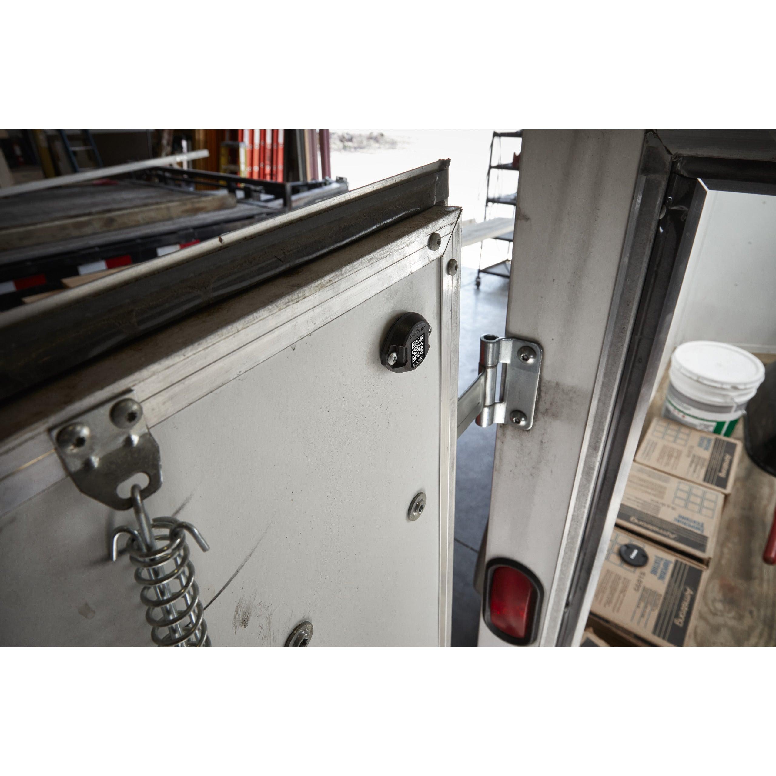 Modul de urmărire BTT ONE-KEY™ Bluetooth® Milwaukee BTT-10, cod 4933478643 - BIG STORE (Dynamic Tools SRL)