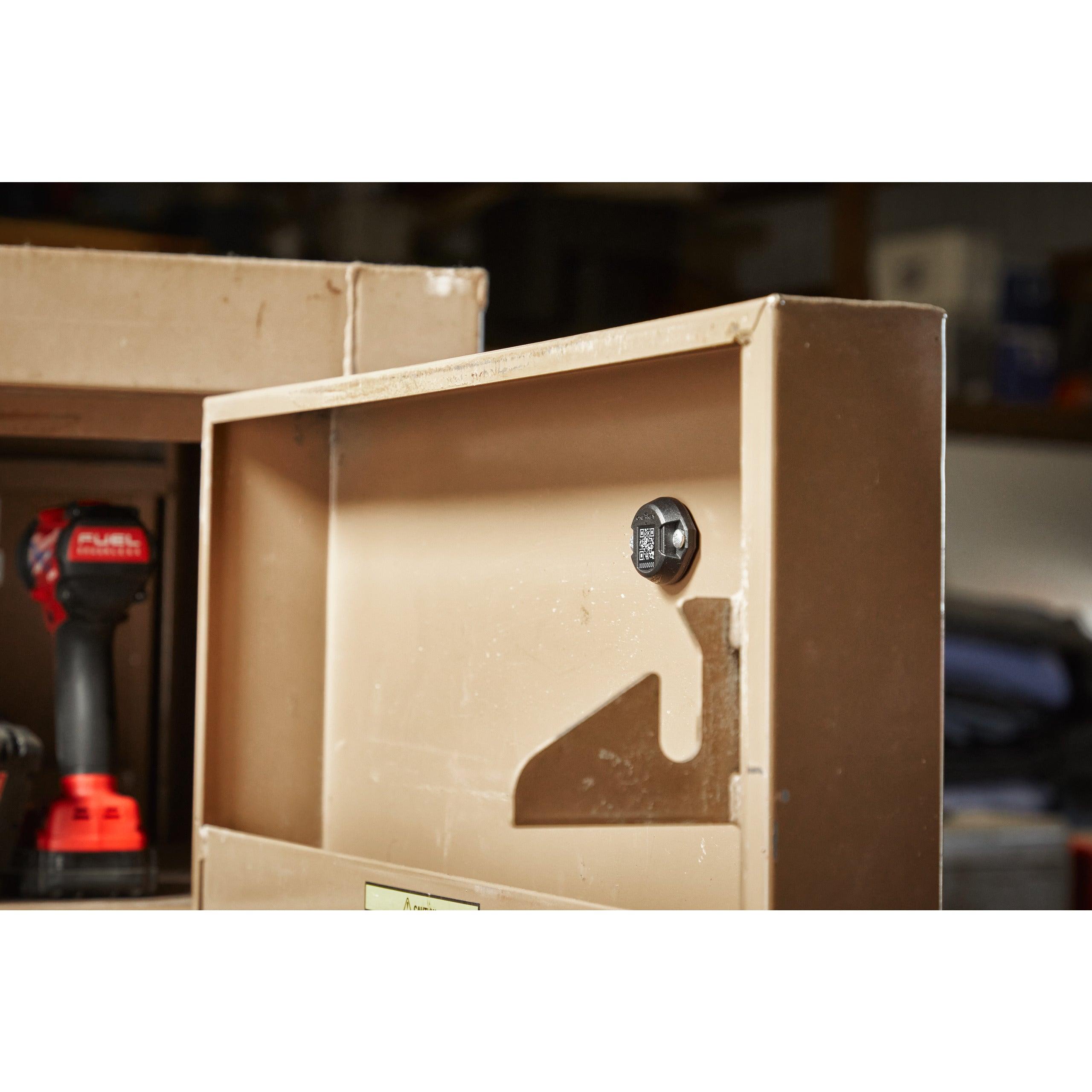 Modul de urmărire BTT ONE-KEY™ Bluetooth® Milwaukee BTT-10, cod 4933478643 - BIG STORE (Dynamic Tools SRL)