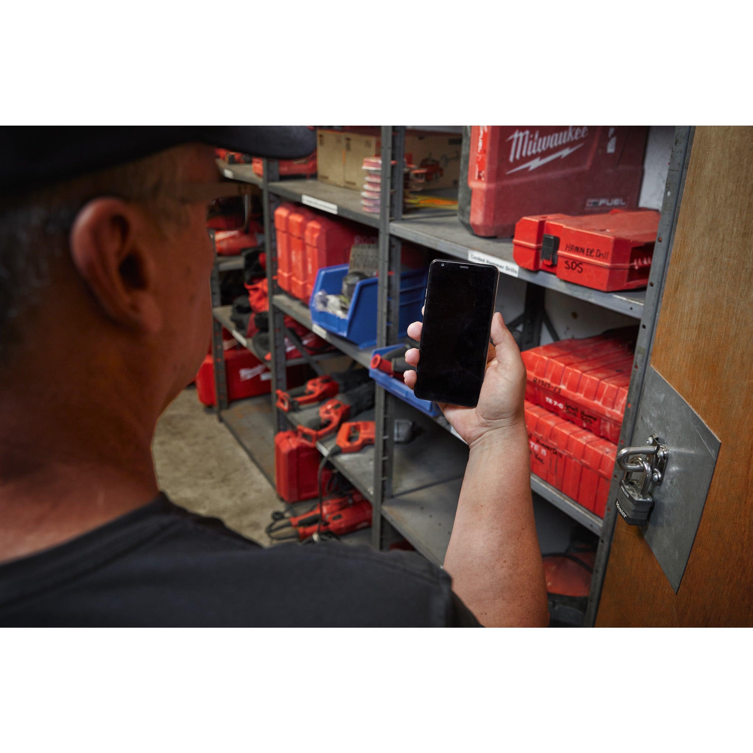 Modul de urmărire BTT ONE-KEY™ Bluetooth® Milwaukee BTT-10, cod 4933478643 - BIG STORE (Dynamic Tools SRL)