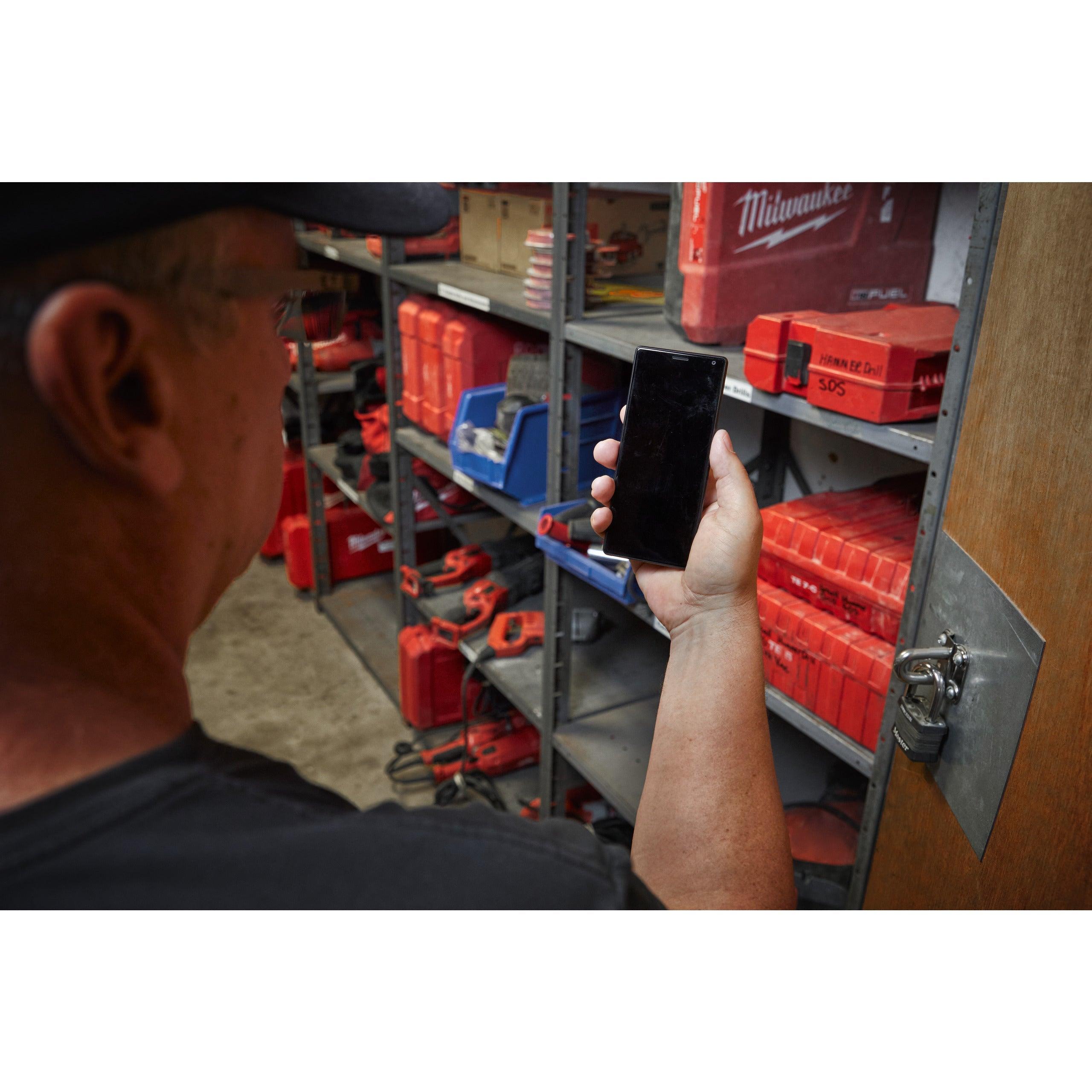 Modul de urmărire BTT ONE-KEY™ Bluetooth® Milwaukee BTT-10, cod 4933478643 - BIG STORE (Dynamic Tools SRL)