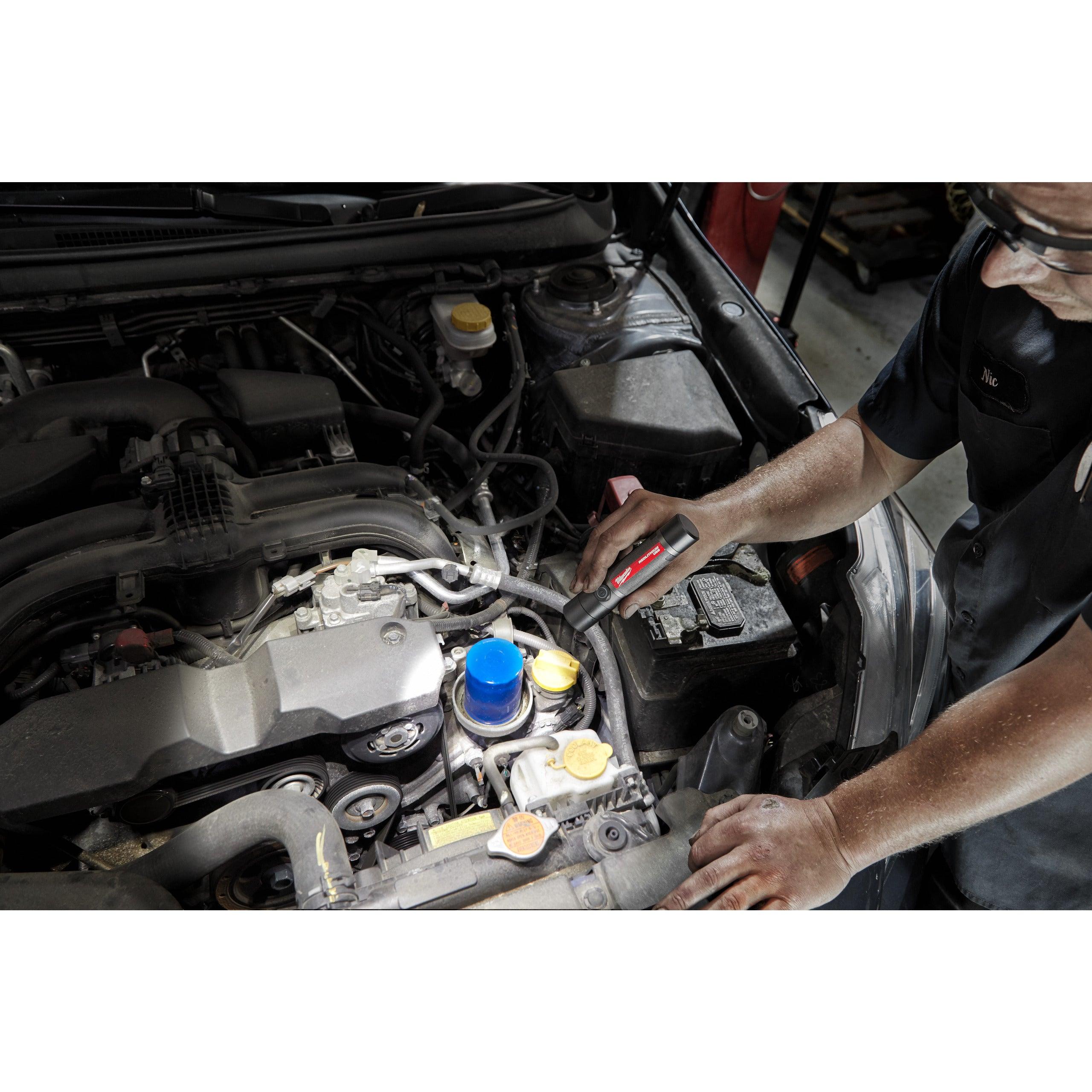 Lanternă 800 L reîncărcabilă USB Milwaukee L4FMLED-301, cod 4933479770, 1 x L4 B3 acumulator, Cablu USB, Blister - BIG STORE (Dynamic Tools SRL)