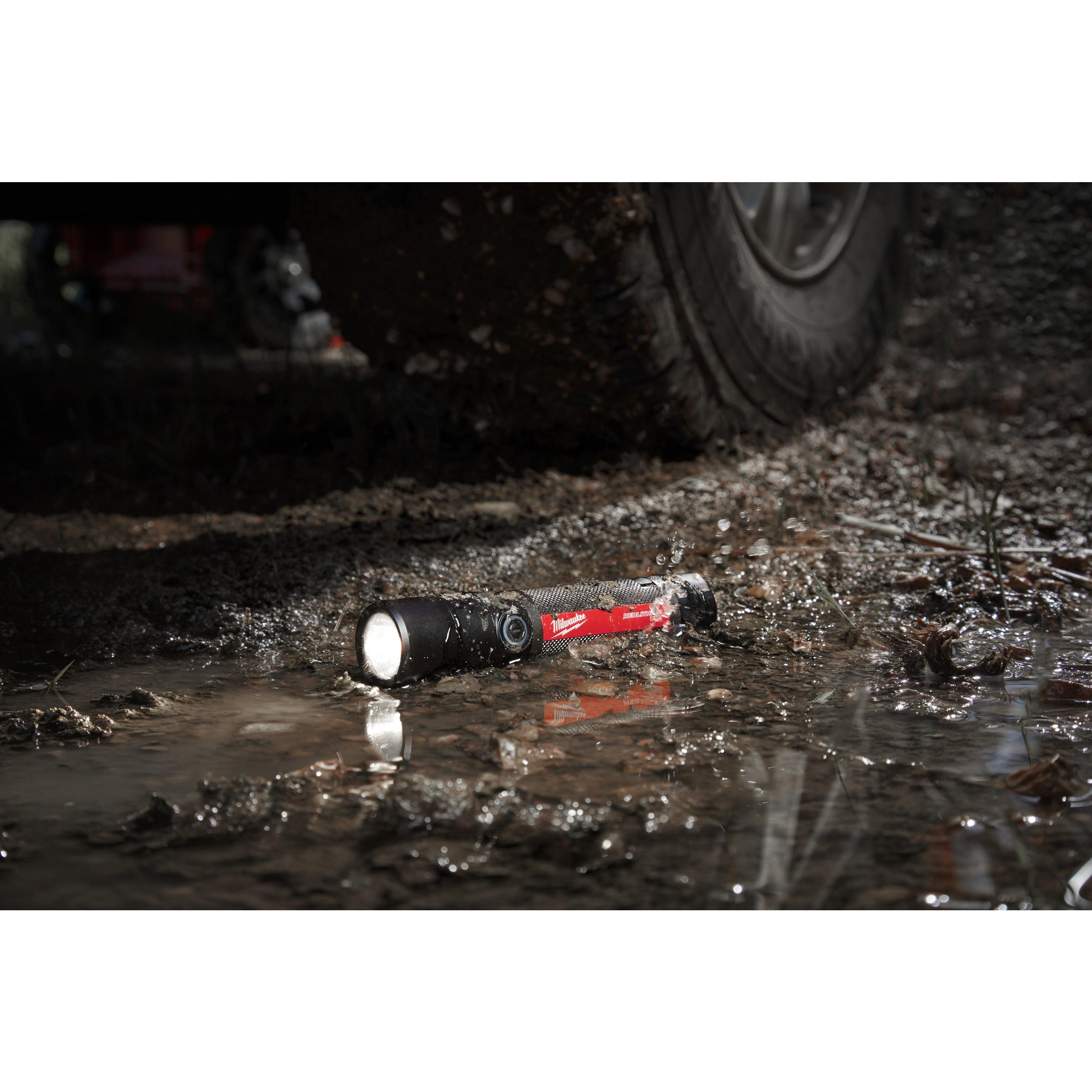 Lanternă 800 L reîncărcabilă USB Milwaukee L4FMLED-301, cod 4933479770, 1 x L4 B3 acumulator, Cablu USB, Blister - BIG STORE (Dynamic Tools SRL)