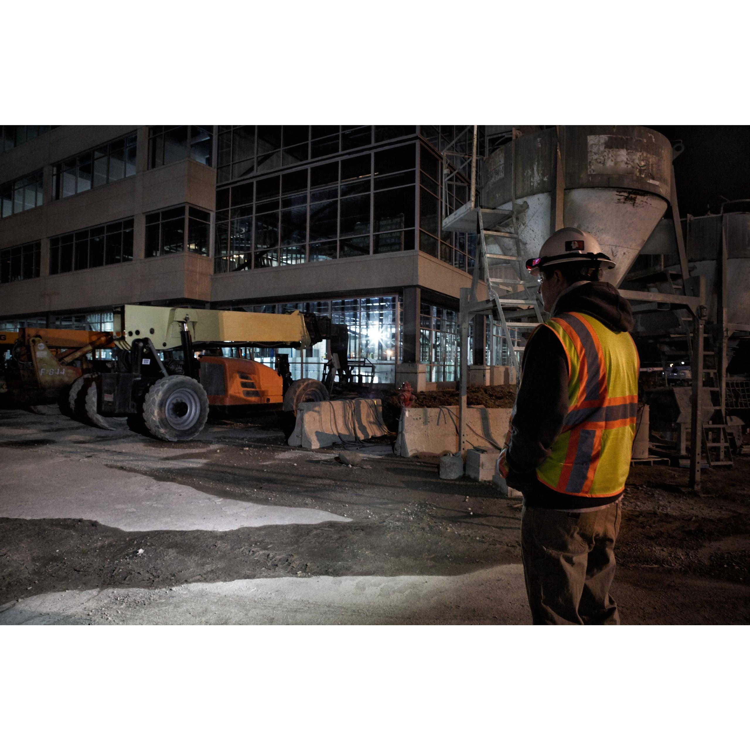 Lanternă frontală reîncărcabilă USB Milwaukee L4HL-301, 1 x L4 B3 acumulator, cablu USB, Blister, cod 4933479764 - BIG STORE (Dynamic Tools SRL)