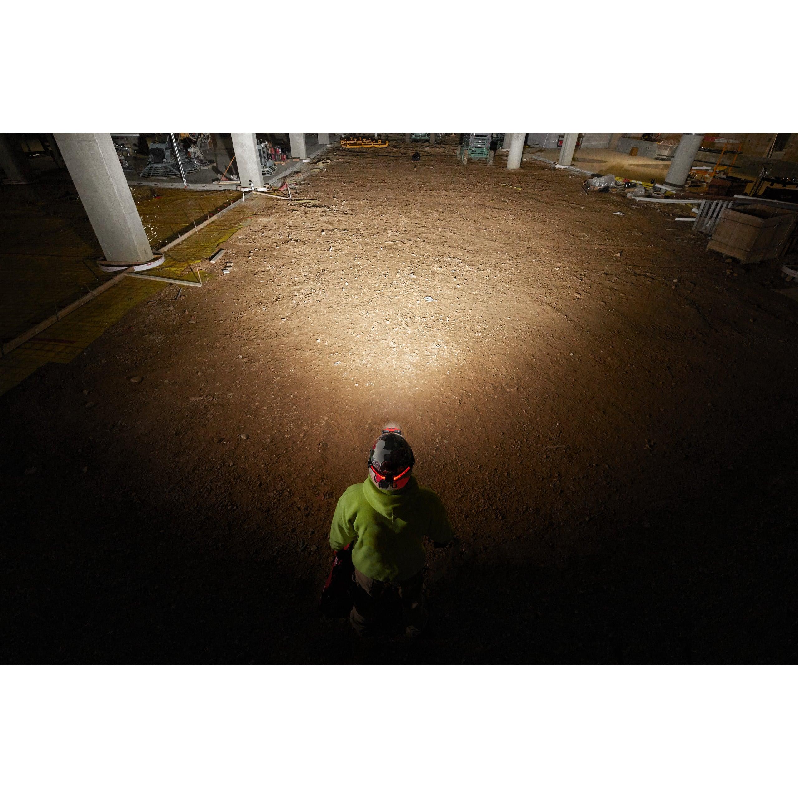 Lanternă frontală HI-VIS reîncărcabilă USB, pentru cască, Milwaukee L4HL-VIS-301, 1 x L4 B3 acumulator, Cablu USB, cod 4933479768 - BIG STORE (Dynamic Tools SRL)