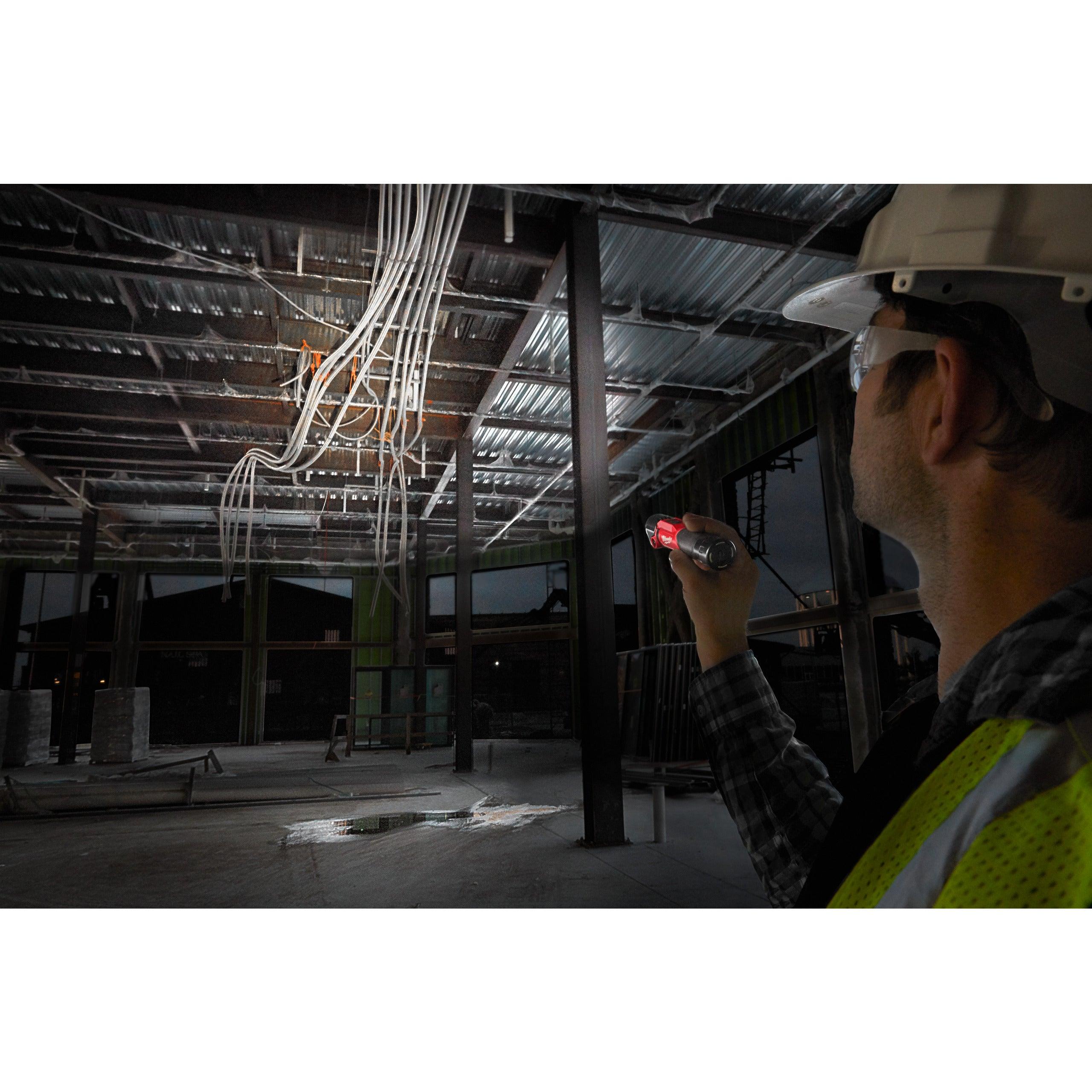 Lampă de lucru reîncărcabilă USB Milwaukee L4PWL-301, cod 4933479765, 1 x L4 B3 acumulator, Cablu USB, Blister - BIG STORE (Dynamic Tools SRL)