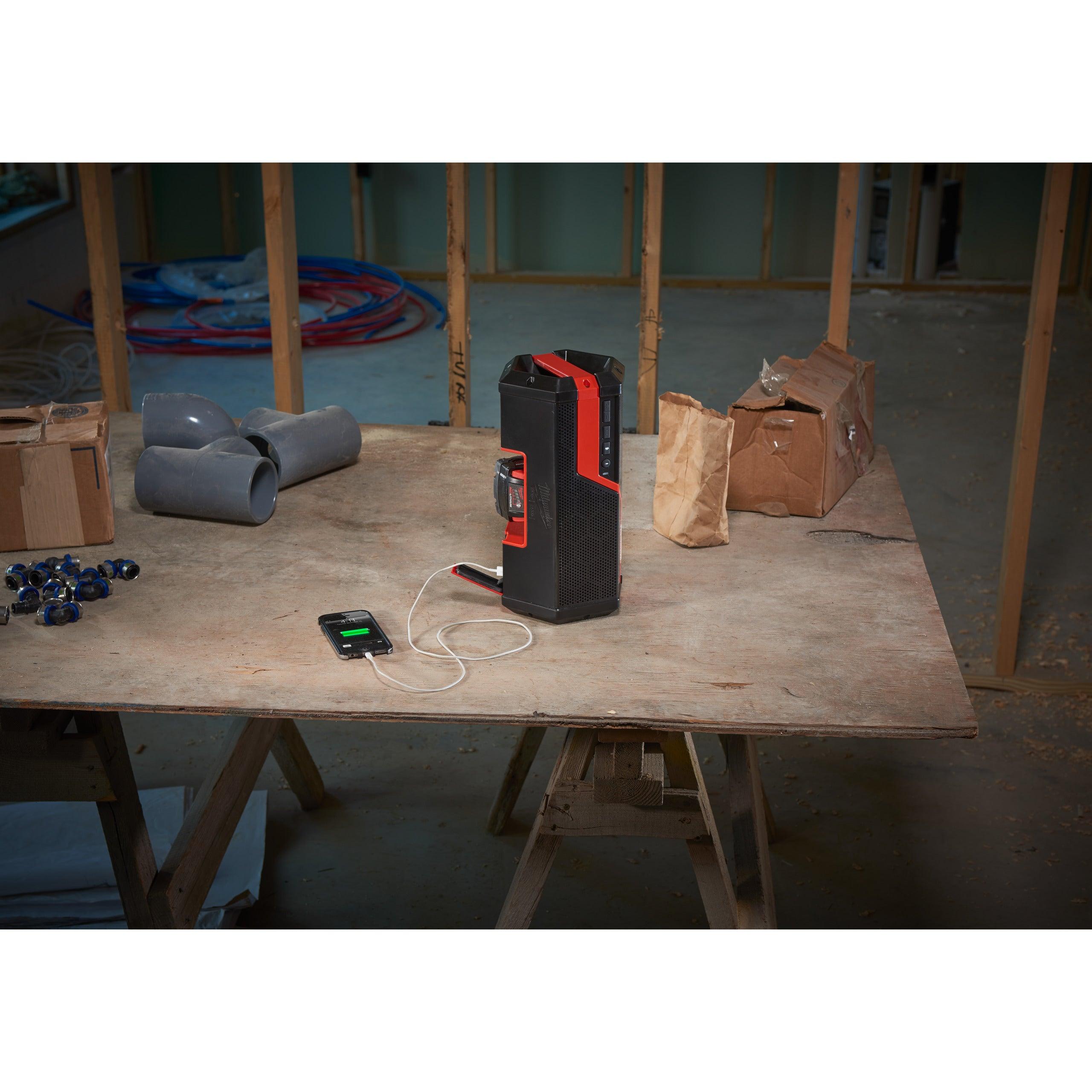 Difuzor Bluetooth® M12™ - M18™ Milwaukee M12-18JSSP-0, fără acumulator, fără încărcător, fără cutie, cod 4933459275 - BIG STORE (Dynamic Tools SRL)