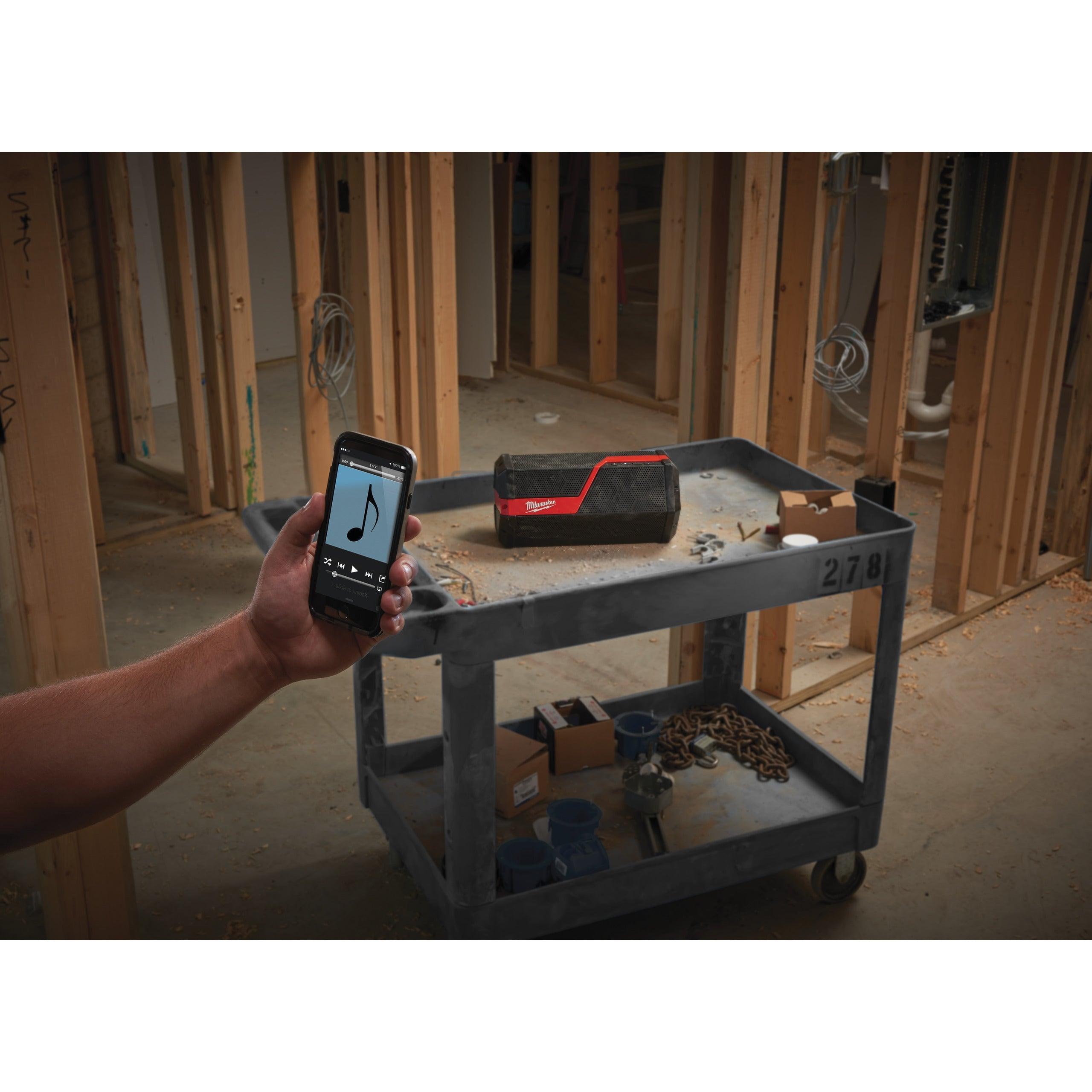 Difuzor Bluetooth® M12™ - M18™ Milwaukee M12-18JSSP-0, fără acumulator, fără încărcător, fără cutie, cod 4933459275 - BIG STORE (Dynamic Tools SRL)