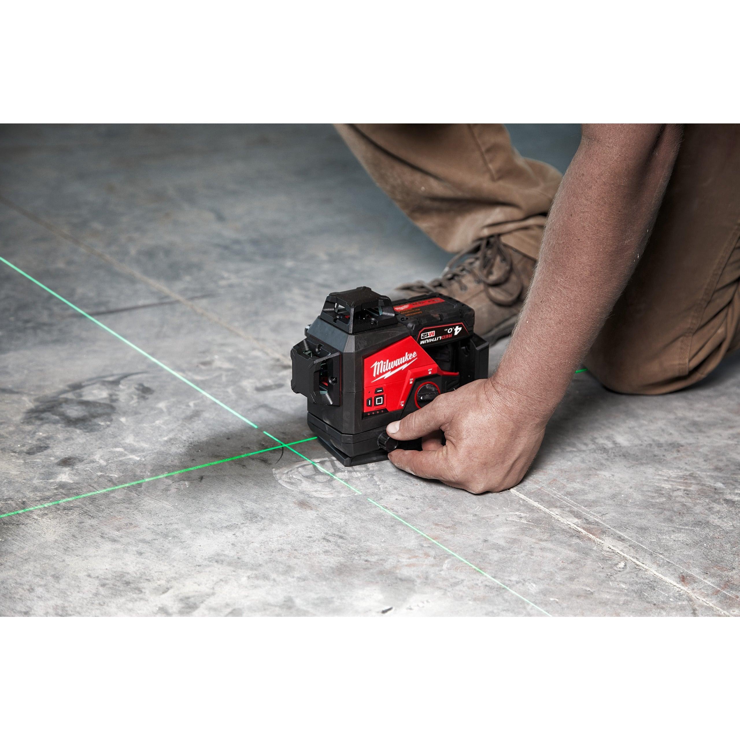 Nivelă laser M12™ verde 360° cu 3 planuri Milwaukee M12 3PLKIT-401P, 1 x M12 B4 acumulator, C12 C încărcător, PACKOUT™ box, cod 4933478960 - BIG STORE (Dynamic Tools SRL)