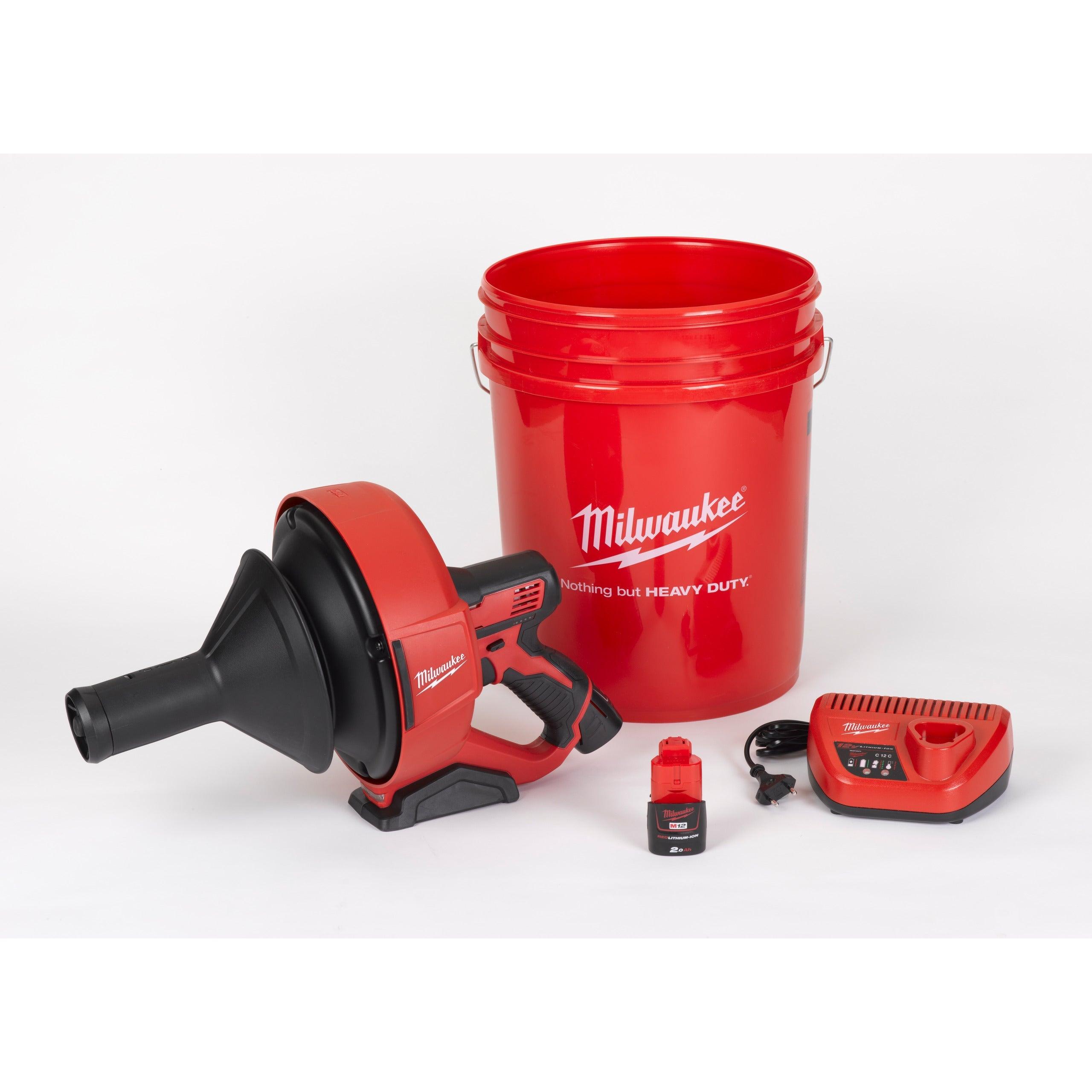 Mașină desfundat țevi subcompactă cu spirală cu diametrul de 6 mm M12™ Milwaukee M12BDC6-202C, cod 4933451635, 2 x M12 B2 acumulator, C12 C încărcător, găleată - BIG STORE (Dynamic Tools SRL)