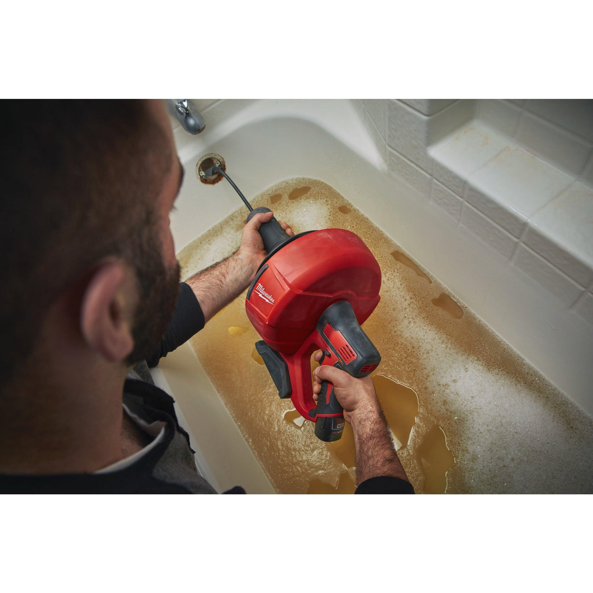 Mașină desfundat țevi subcompactă cu spirală cu diametrul de 8 mm M12™ Milwaukee M12BDC8-202C, cod 4933451633, 2 x M12 B2 acumulator, C12 C încărcător, găleată - BIG STORE (Dynamic Tools SRL)