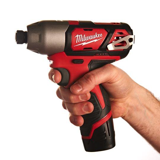 Mașină de înșurubat cu impact Milwaukee 1/4″ Hex 112Nm 12V M12BID-202C, subcompactă, 2 x M12 B2 acumulator, 1 x C12 C încărcător, 1 x cutie plastic, cod 4933441960 - BIG STORE (Dynamic Tools SRL)