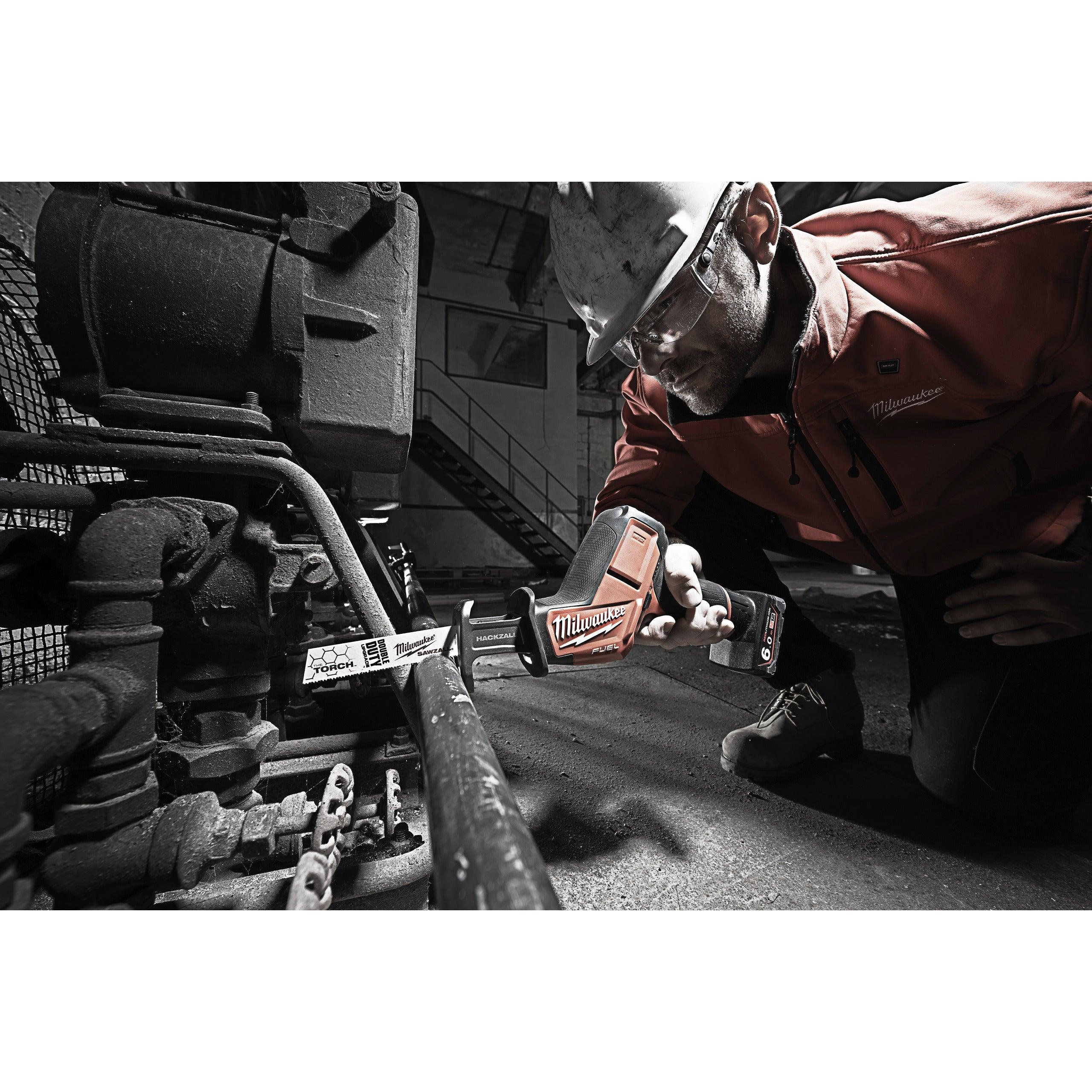Fierăstrău sabie HACKZALL™ M12 FUEL™ subcompact Milwaukee M12CHZ-602X, cod 4933451511, 2 x M12 B6 acumulator, C12 C încărcător, cutie HD - BIG STORE (Dynamic Tools SRL)
