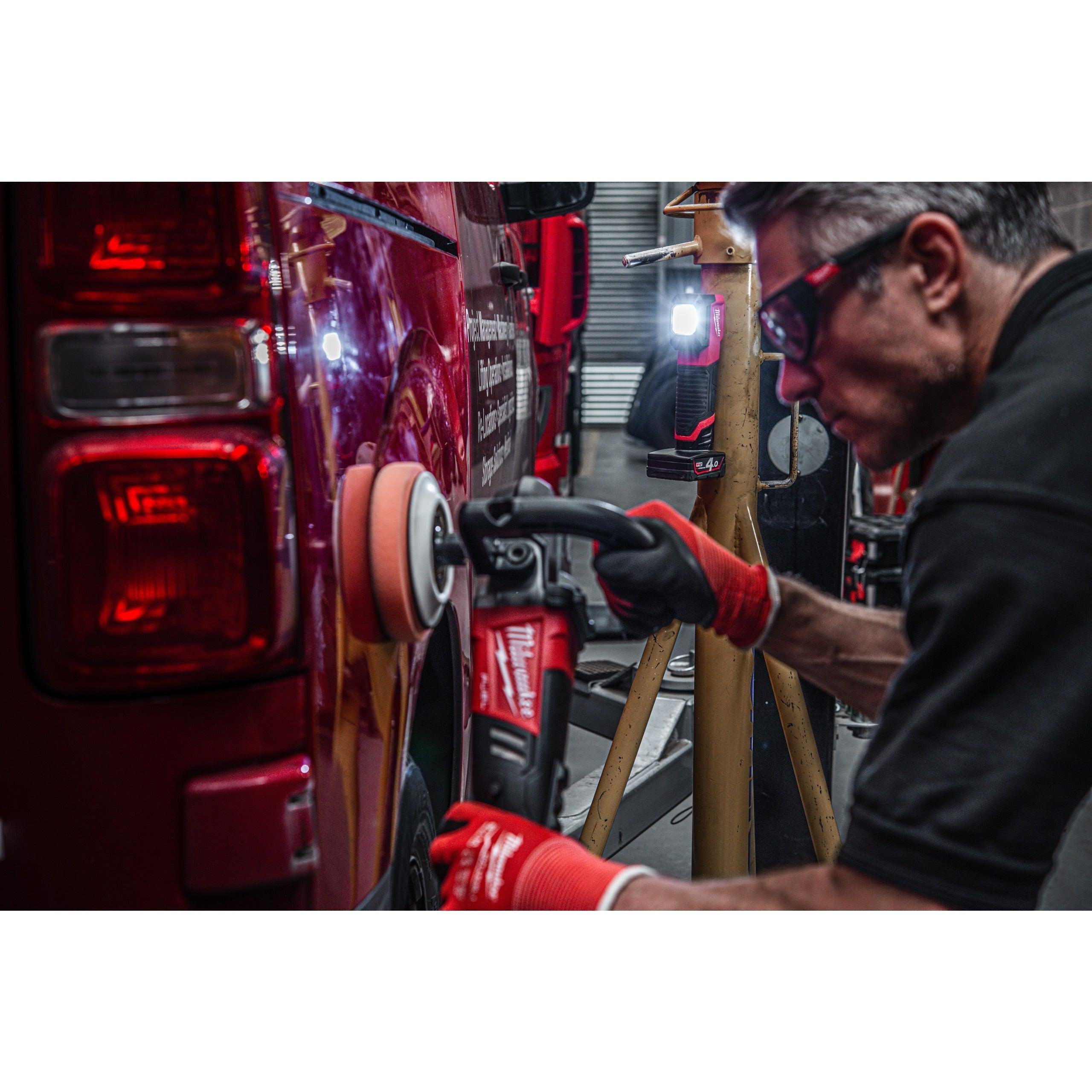 Lanternă cu reproducere naturală a culorii M12™ Milwaukee M12CML-401, cod 4933479366, 1 x M12 B4 acumulator, C12 C încărcător, fără cutie - BIG STORE (Dynamic Tools SRL)