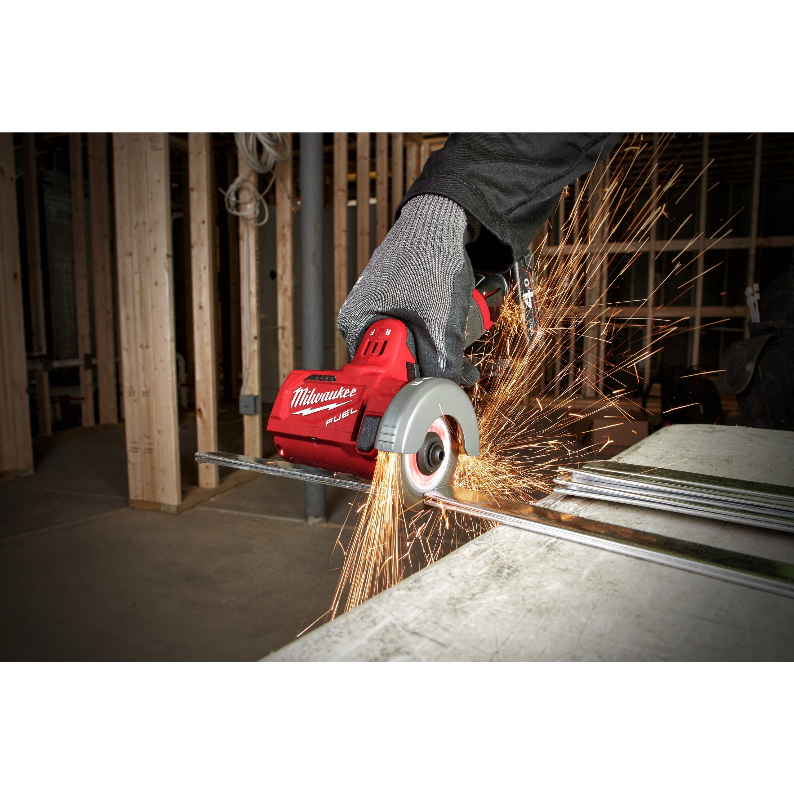 Mașină debitat materiale multiple M12 FUEL™ Milwaukee M12FCOT-422X, cod 4933464619, 1 x M12 B4, 1 x M12 B2 acumulator, C12 C încărcător, cutie HD - BIG STORE (Dynamic Tools SRL)