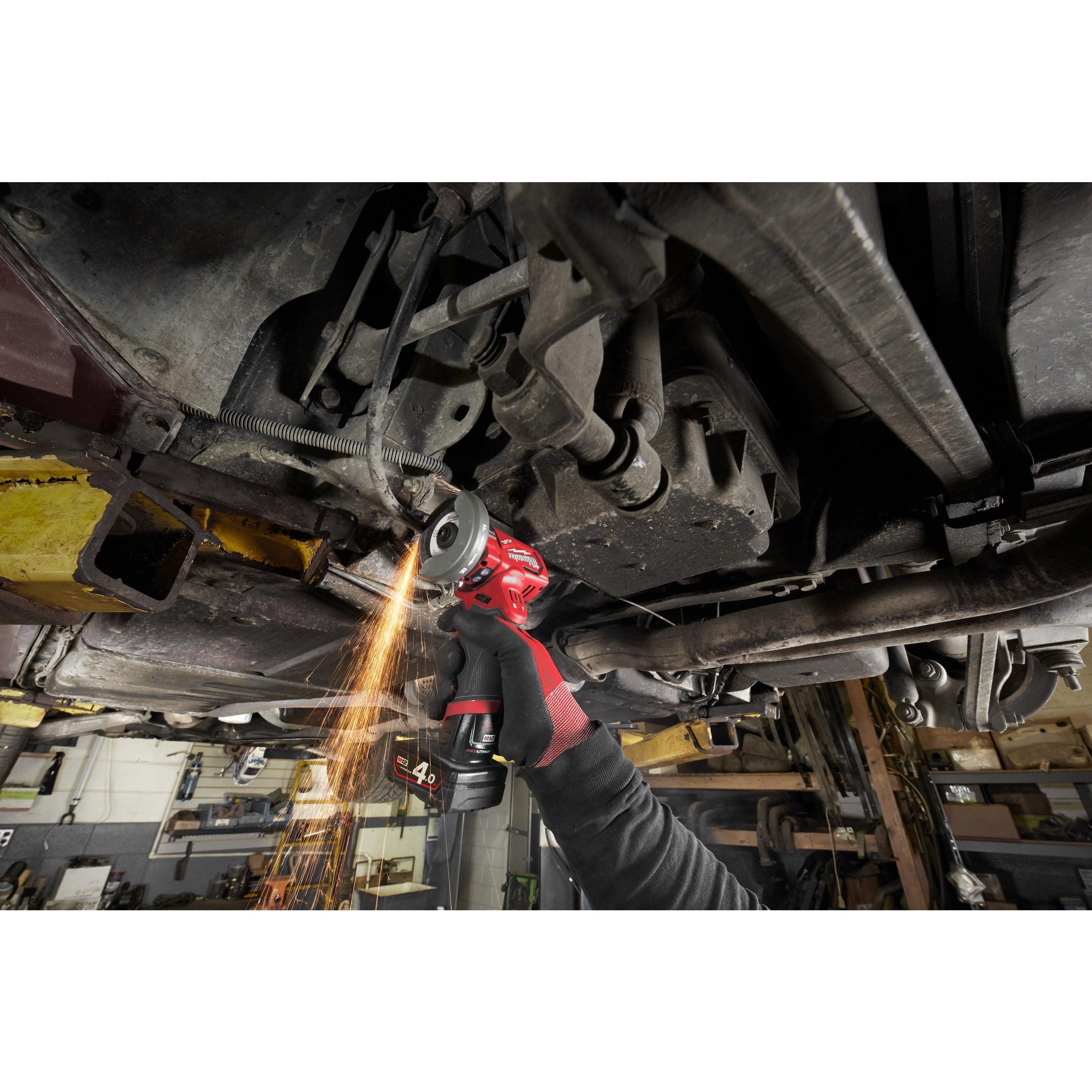 Mașină debitat materiale multiple M12 FUEL™ Milwaukee M12FCOT-422X, cod 4933464619, 1 x M12 B4, 1 x M12 B2 acumulator, C12 C încărcător, cutie HD - BIG STORE (Dynamic Tools SRL)