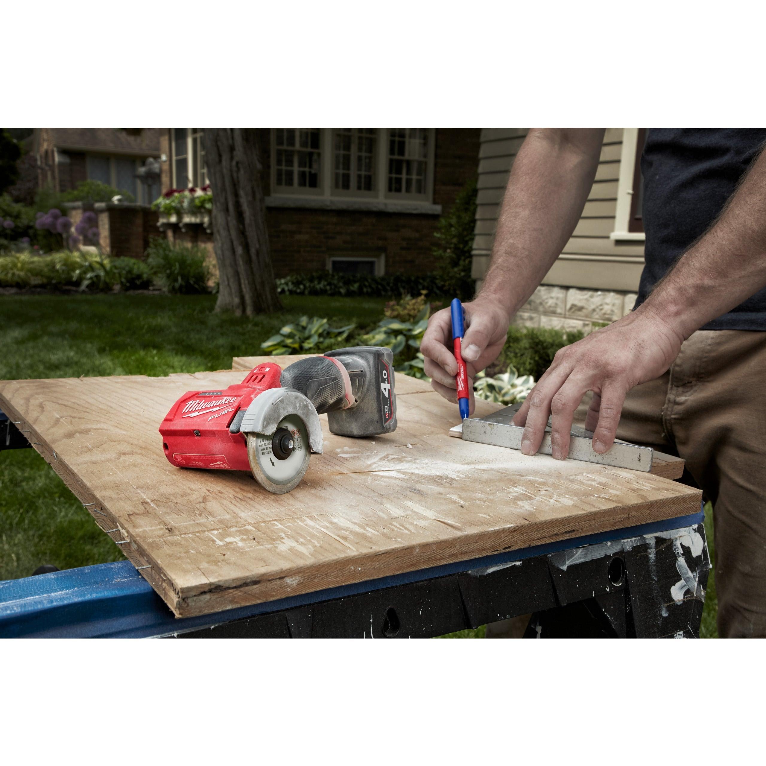 Mașină debitat materiale multiple M12 FUEL™ Milwaukee M12FCOT-422X, cod 4933464619, 1 x M12 B4, 1 x M12 B2 acumulator, C12 C încărcător, cutie HD - BIG STORE (Dynamic Tools SRL)