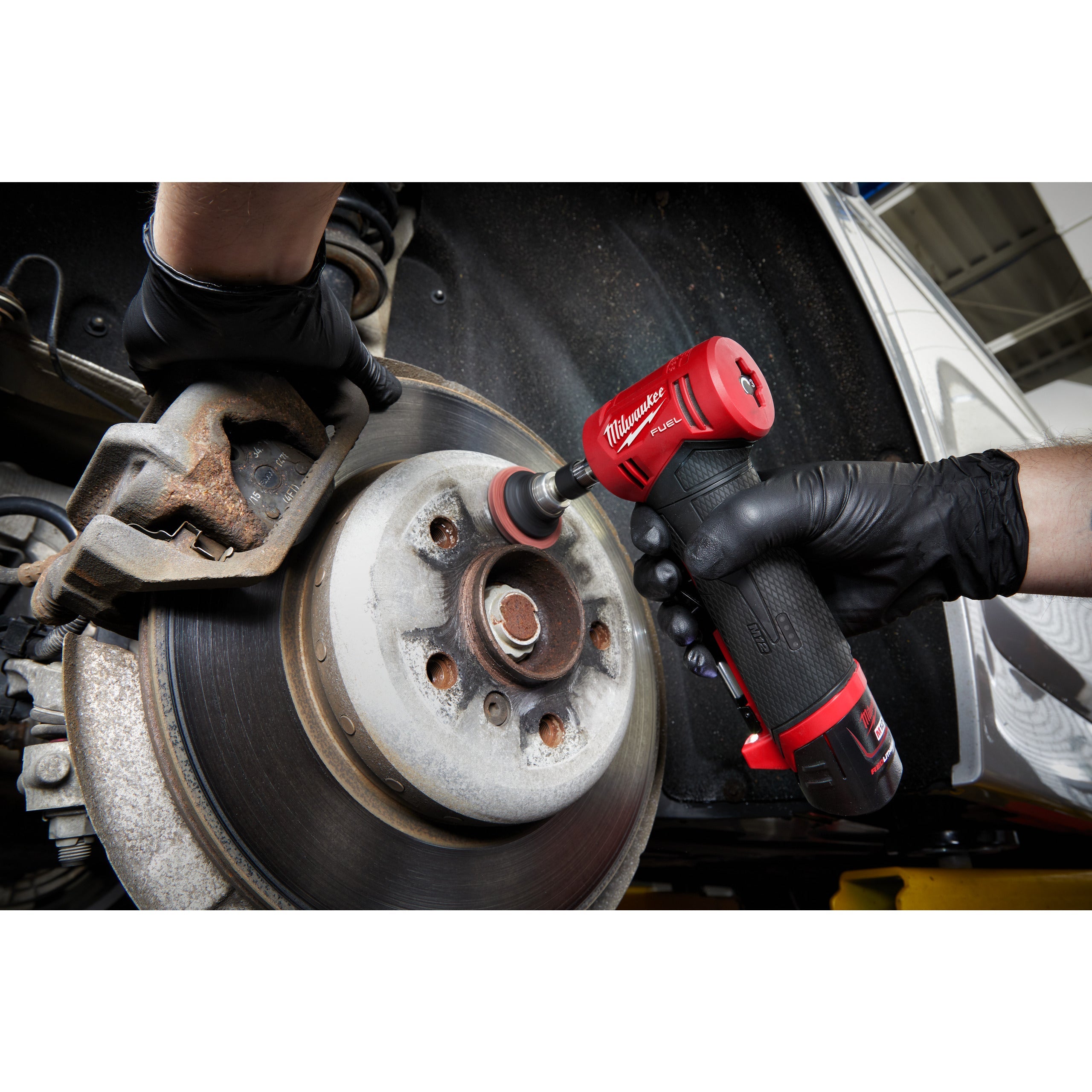 Mașină de șlefuit unghiulară M12 FUEL™ Milwaukee M12FDGA-422B, cod 4933471439, 1 x M12 B4, 1 x M12 B2 acumulator, C12 C încărcător, geantă pentru scule - BIG STORE (Dynamic Tools SRL)