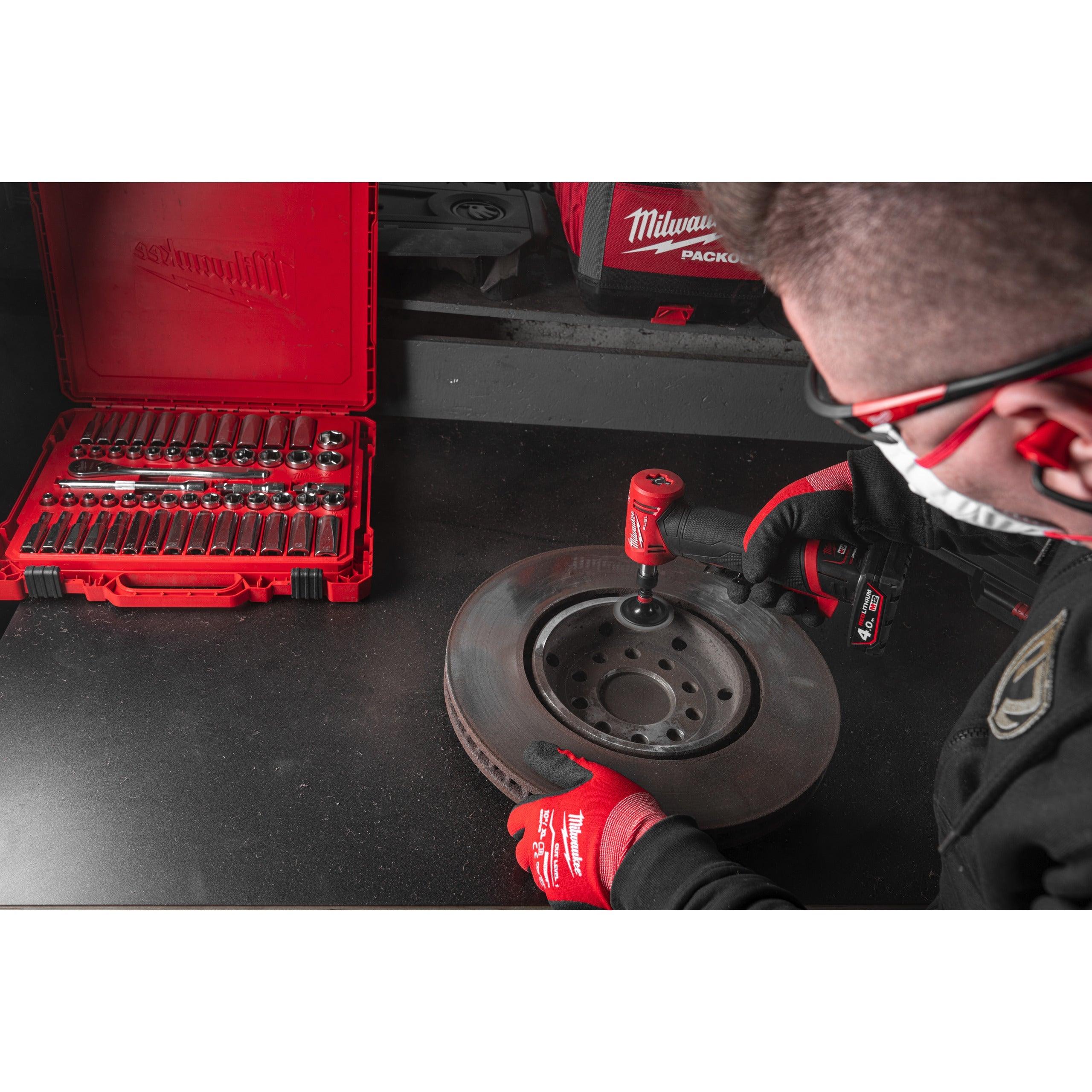 Mașină de șlefuit unghiulară M12 FUEL™ Milwaukee M12FDGA-422B, cod 4933471439, 1 x M12 B4, 1 x M12 B2 acumulator, C12 C încărcător, geantă pentru scule - BIG STORE (Dynamic Tools SRL)