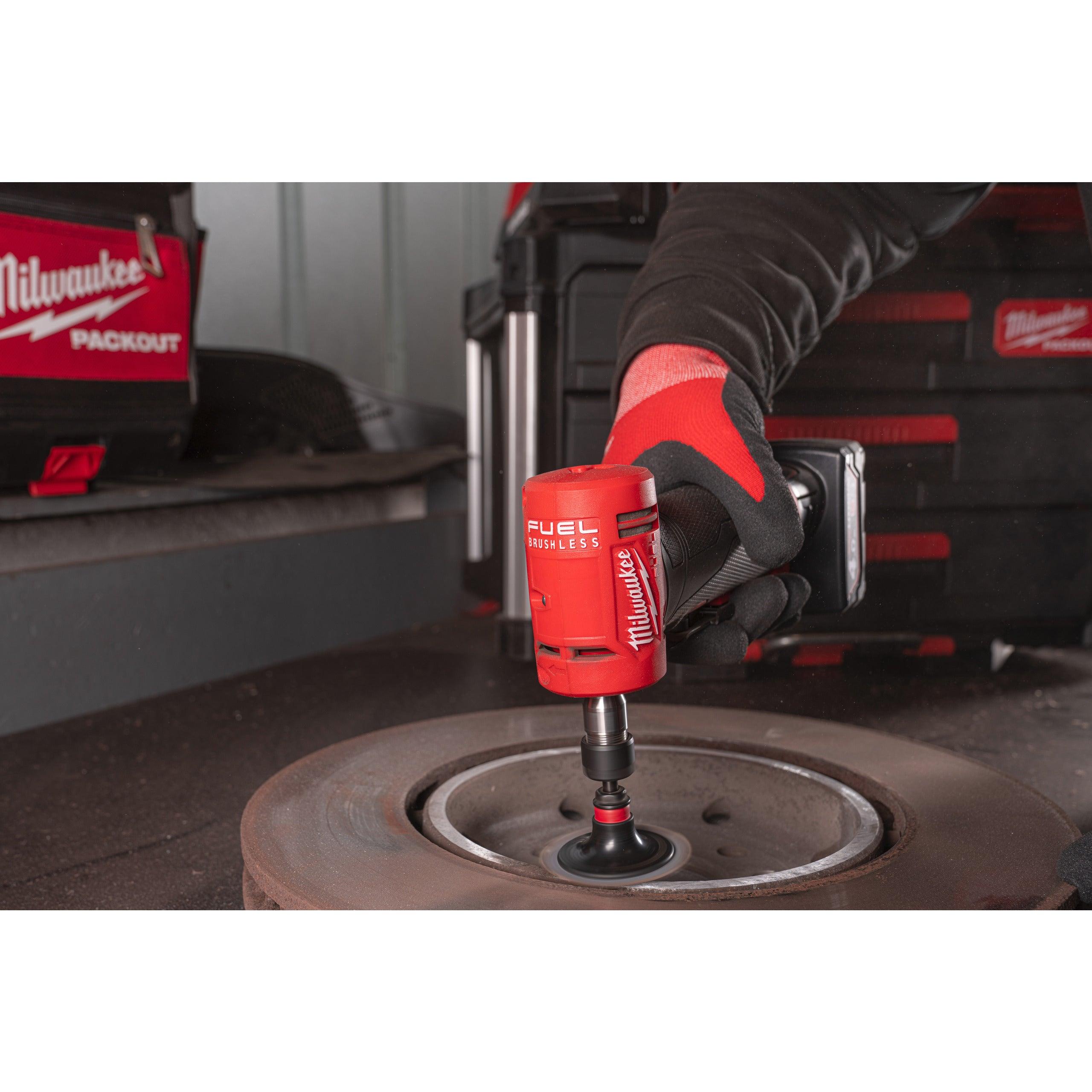 Mașină de șlefuit unghiulară M12 FUEL™ Milwaukee M12FDGA-422B, cod 4933471439, 1 x M12 B4, 1 x M12 B2 acumulator, C12 C încărcător, geantă pentru scule - BIG STORE (Dynamic Tools SRL)
