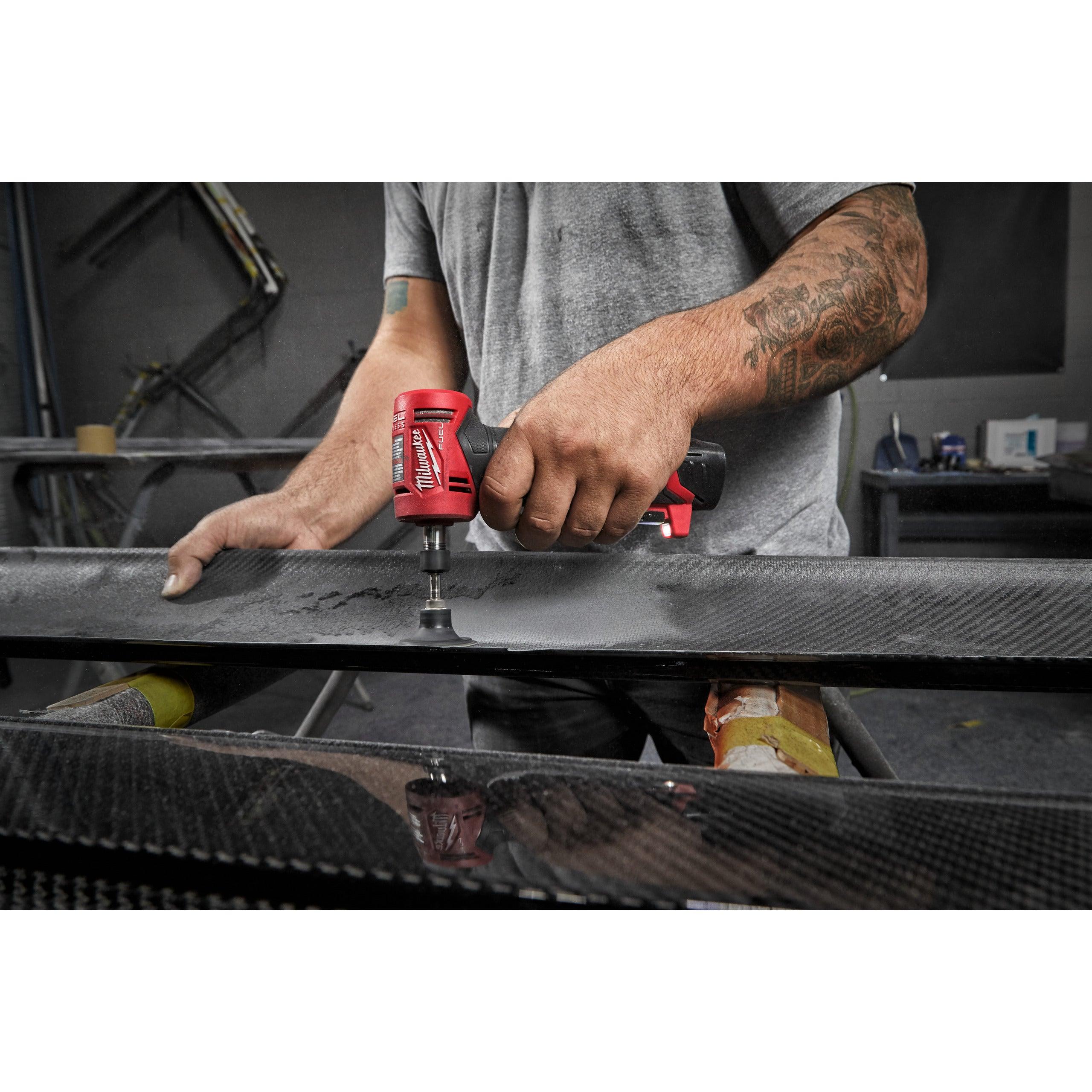 Mașină de șlefuit unghiulară M12 FUEL™ Milwaukee M12FDGA-422B, cod 4933471439, 1 x M12 B4, 1 x M12 B2 acumulator, C12 C încărcător, geantă pentru scule - BIG STORE (Dynamic Tools SRL)