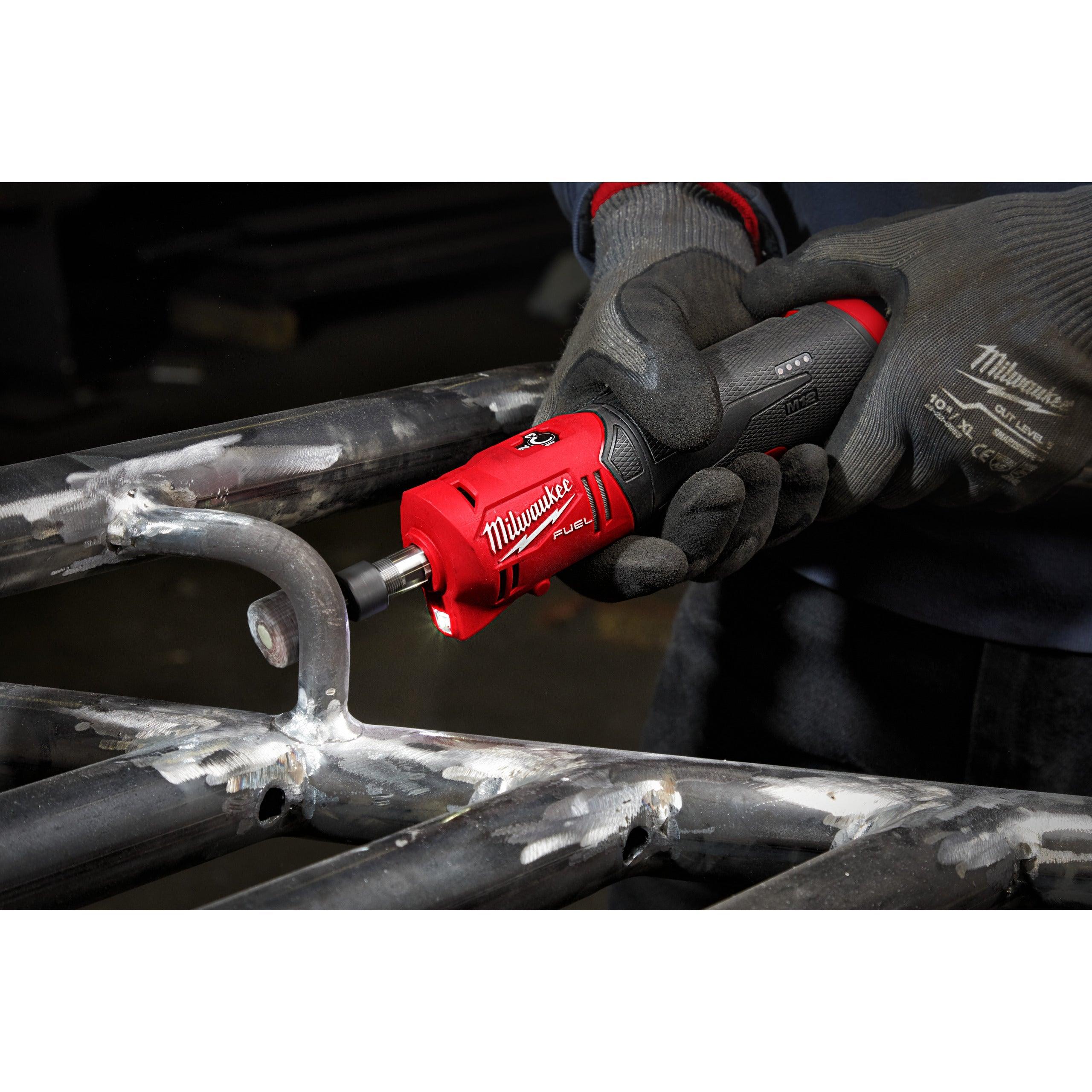 Polizor drept M12 FUEL™ Milwaukee M12FDGS-422B, 1 x acumulator M12 B4, 1 x acumulator M12 B2, C12 C încărcător, geantă pentru scule, cod 4933471436 - BIG STORE (Dynamic Tools SRL)