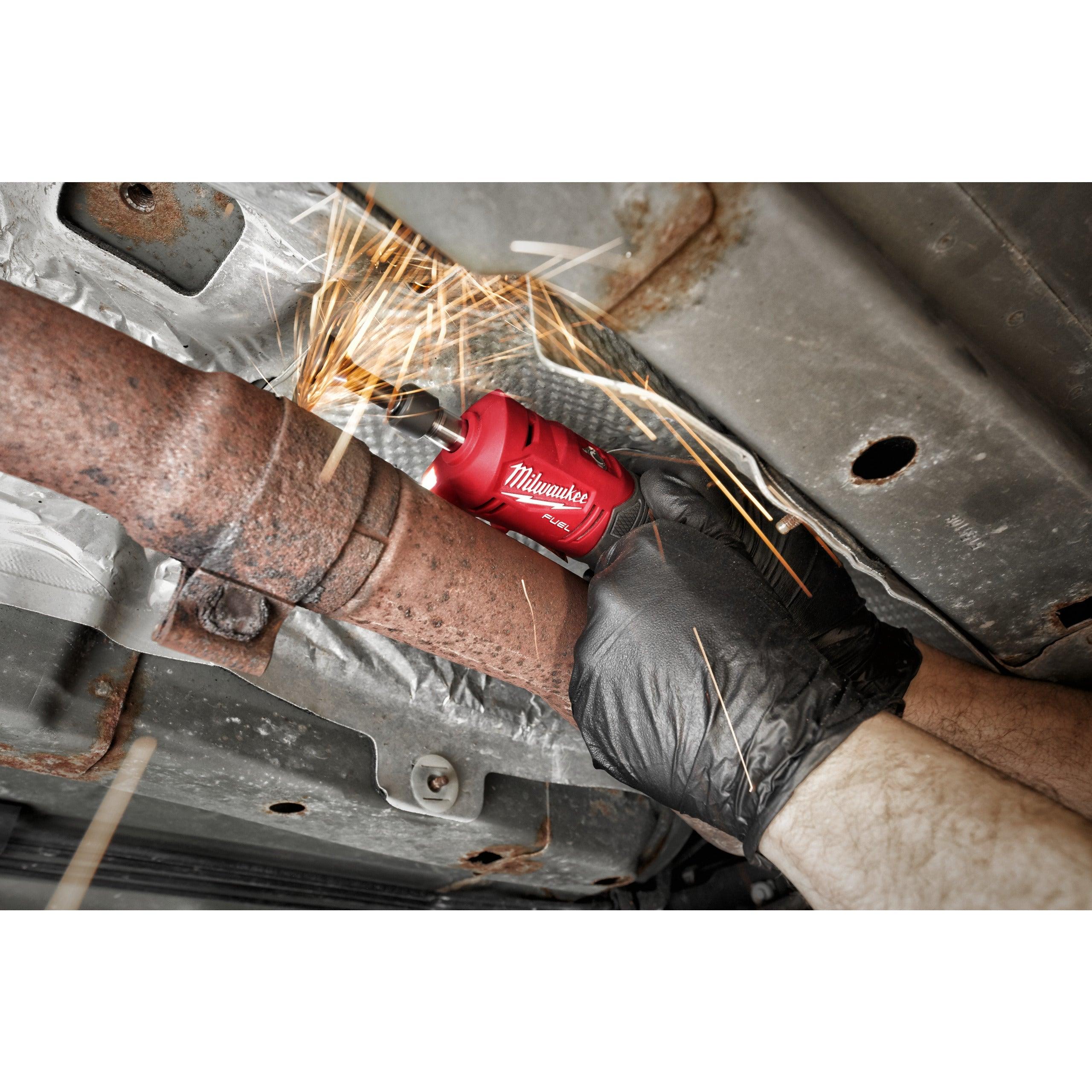 Polizor drept M12 FUEL™ Milwaukee M12FDGS-422B, 1 x acumulator M12 B4, 1 x acumulator M12 B2, C12 C încărcător, geantă pentru scule, cod 4933471436 - BIG STORE (Dynamic Tools SRL)