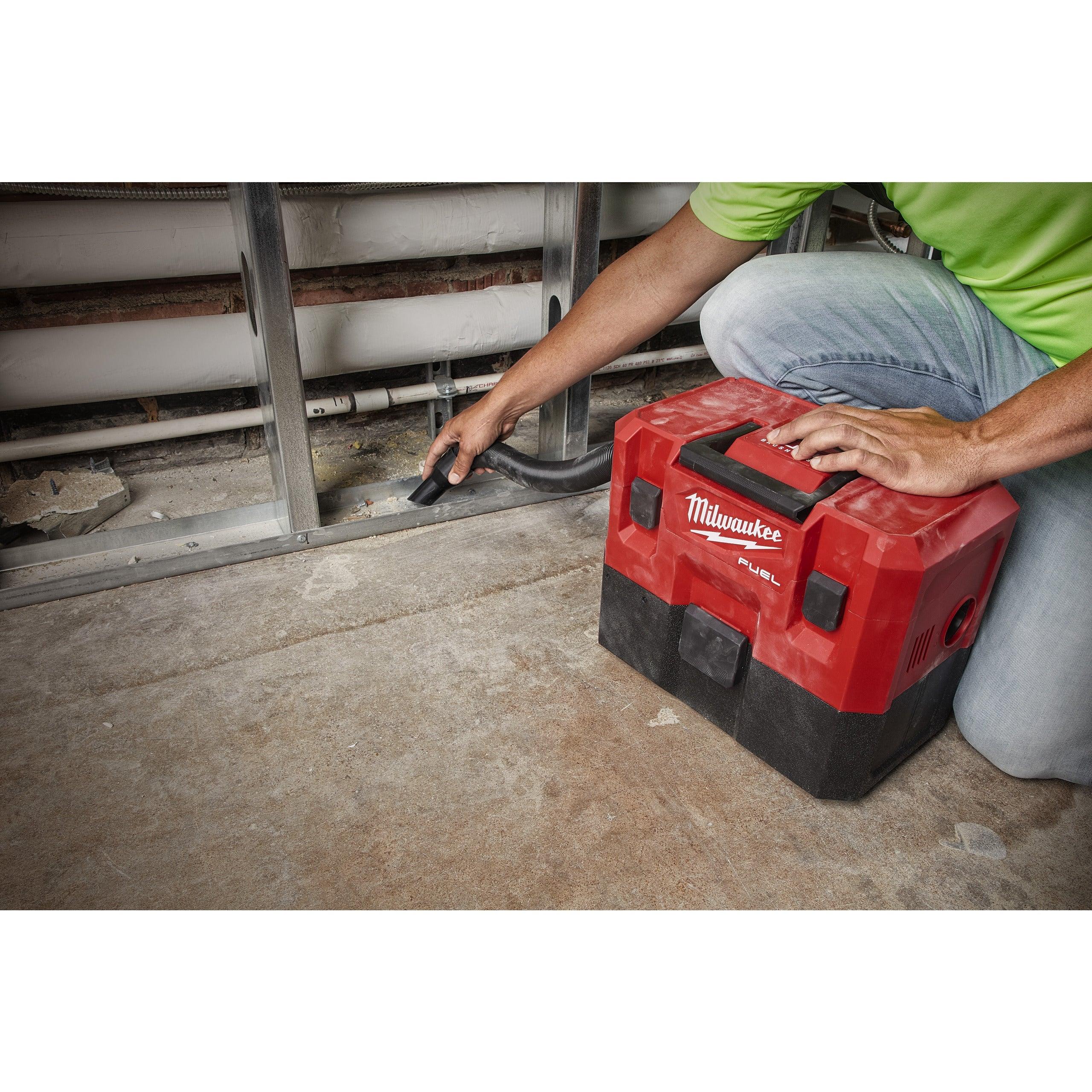 Aspirator umed/uscat M12 FUEL™ Milwaukee M12FVCL-0, cod 4933478186, fără acumulator, fără încărcător, fără cutie - BIG STORE (Dynamic Tools SRL)