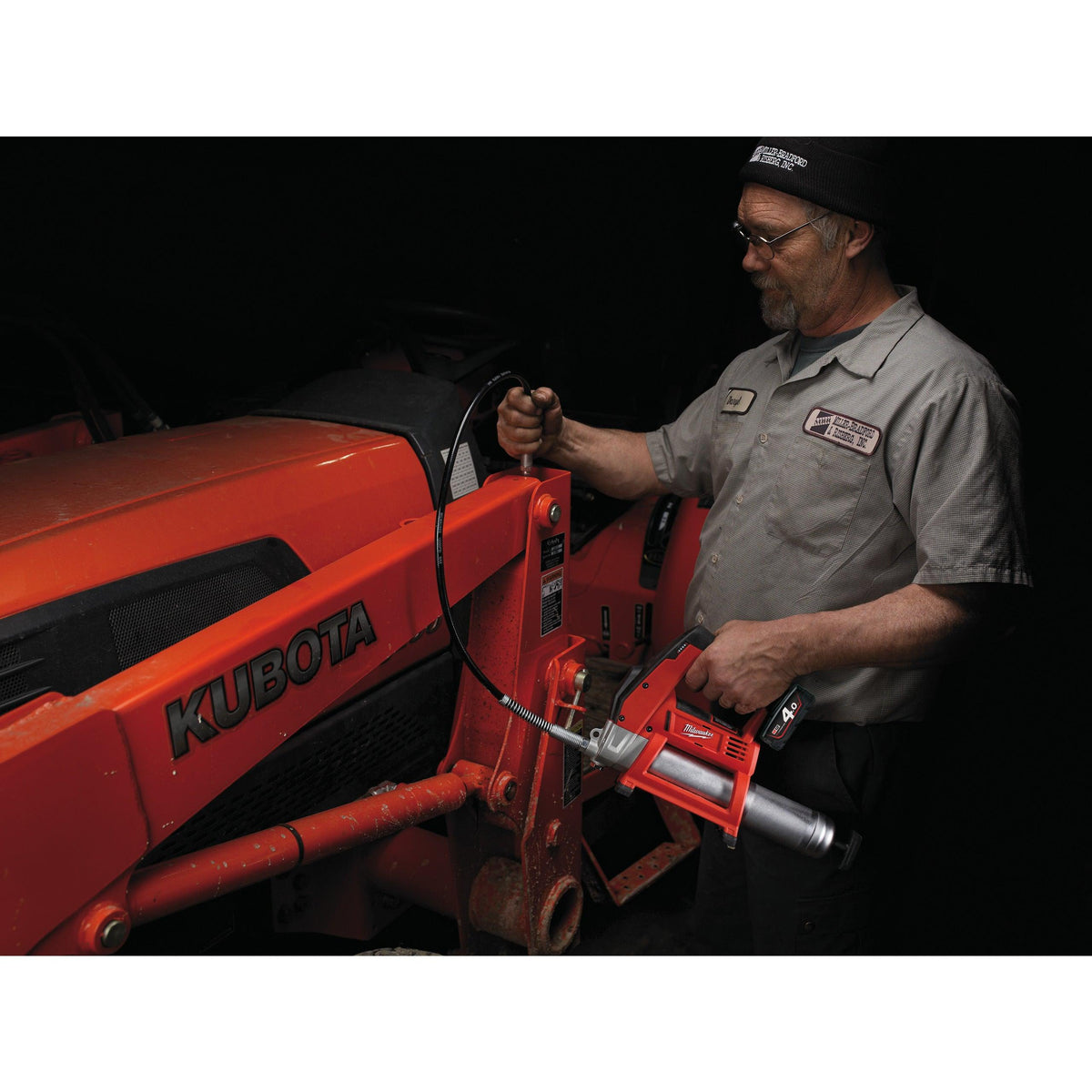 Pistol de gresat M12™ subcompact Milwaukee M12GG-401B, cod 4933441675, 1 x M12 B4 acumulator, C12 C încărcător, geantă pentru scule - BIG STORE (Dynamic Tools SRL)