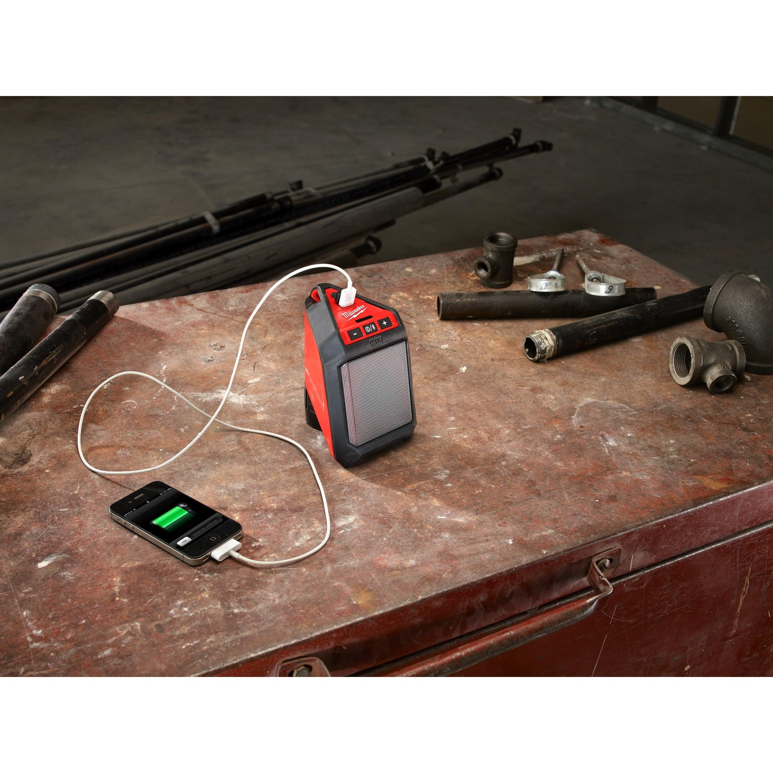 Difuzor pentru șantier cu Bluetooth® M12™ Milwaukee M12JSSP-0, fără acumulator, fără încărcător, fără cutie, cod 4933448380 - BIG STORE (Dynamic Tools SRL)