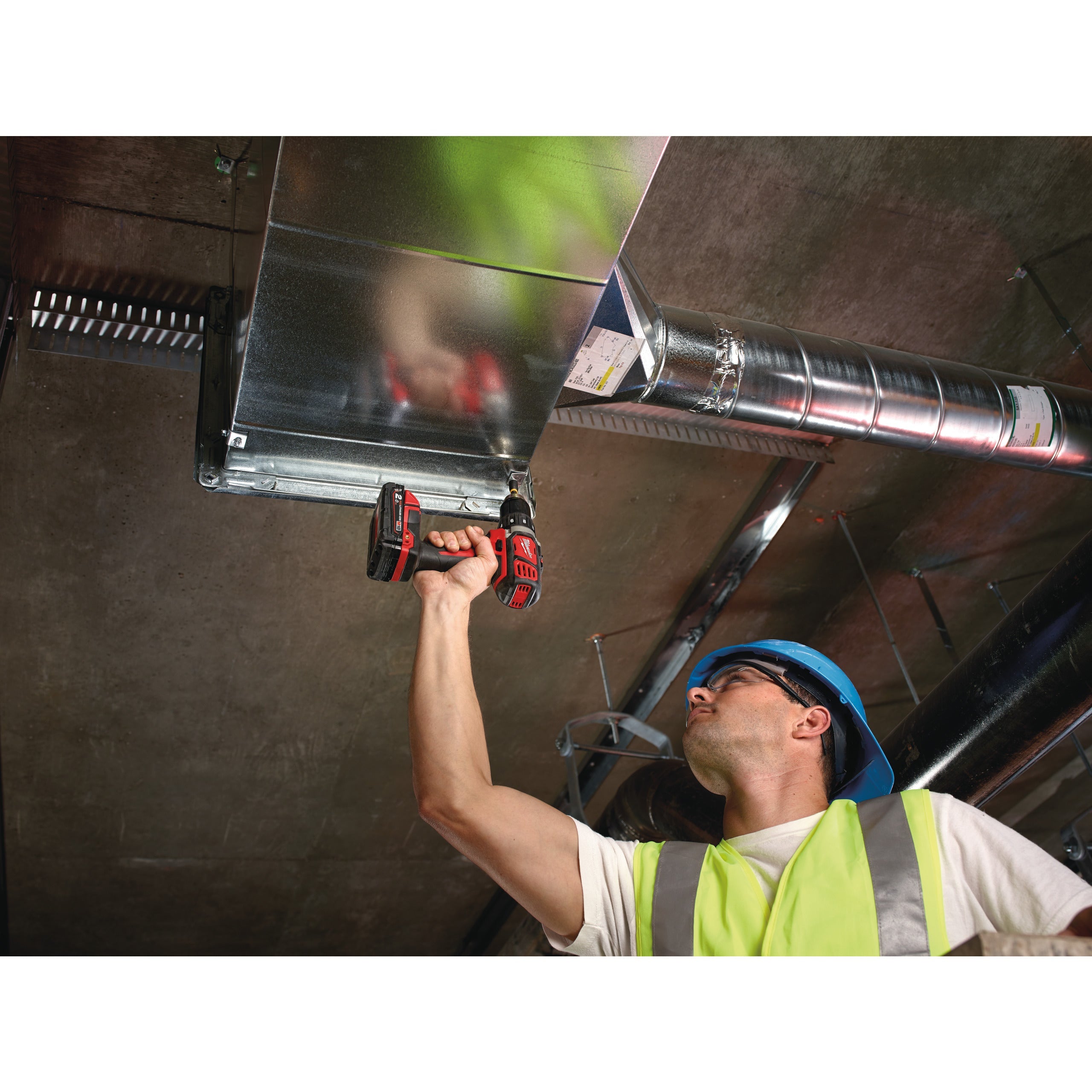 Mașină de găurit compactă M18™ Milwaukee M18BDD-202C, cod 4933443555, 2 x M18 B2 acumulator, M12-18 C încărcător, cutie plastic - BIG STORE (Dynamic Tools SRL)