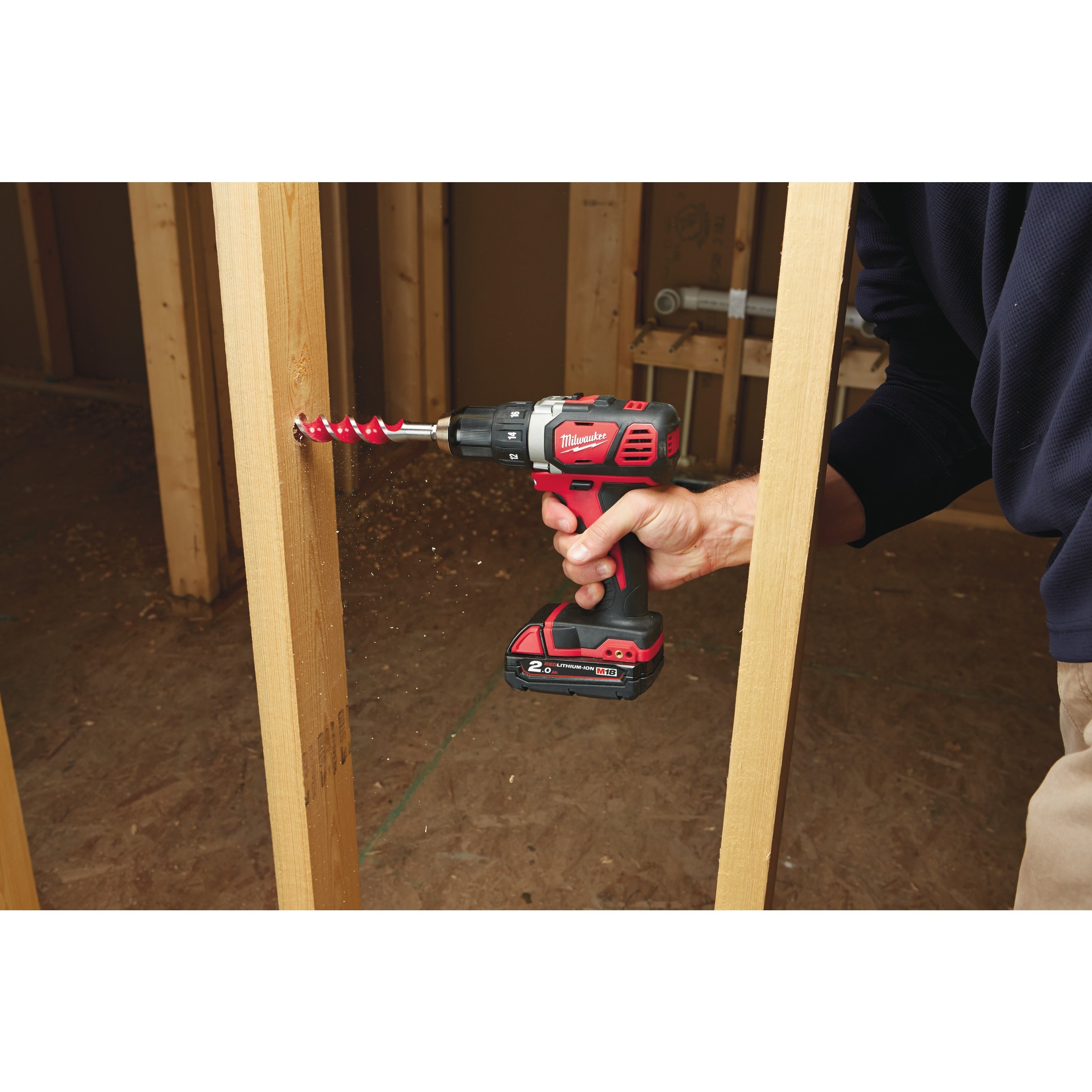 Mașină de găurit compactă M18™ Milwaukee M18BDD-202C, cod 4933443555, 2 x M18 B2 acumulator, M12-18 C încărcător, cutie plastic - BIG STORE (Dynamic Tools SRL)