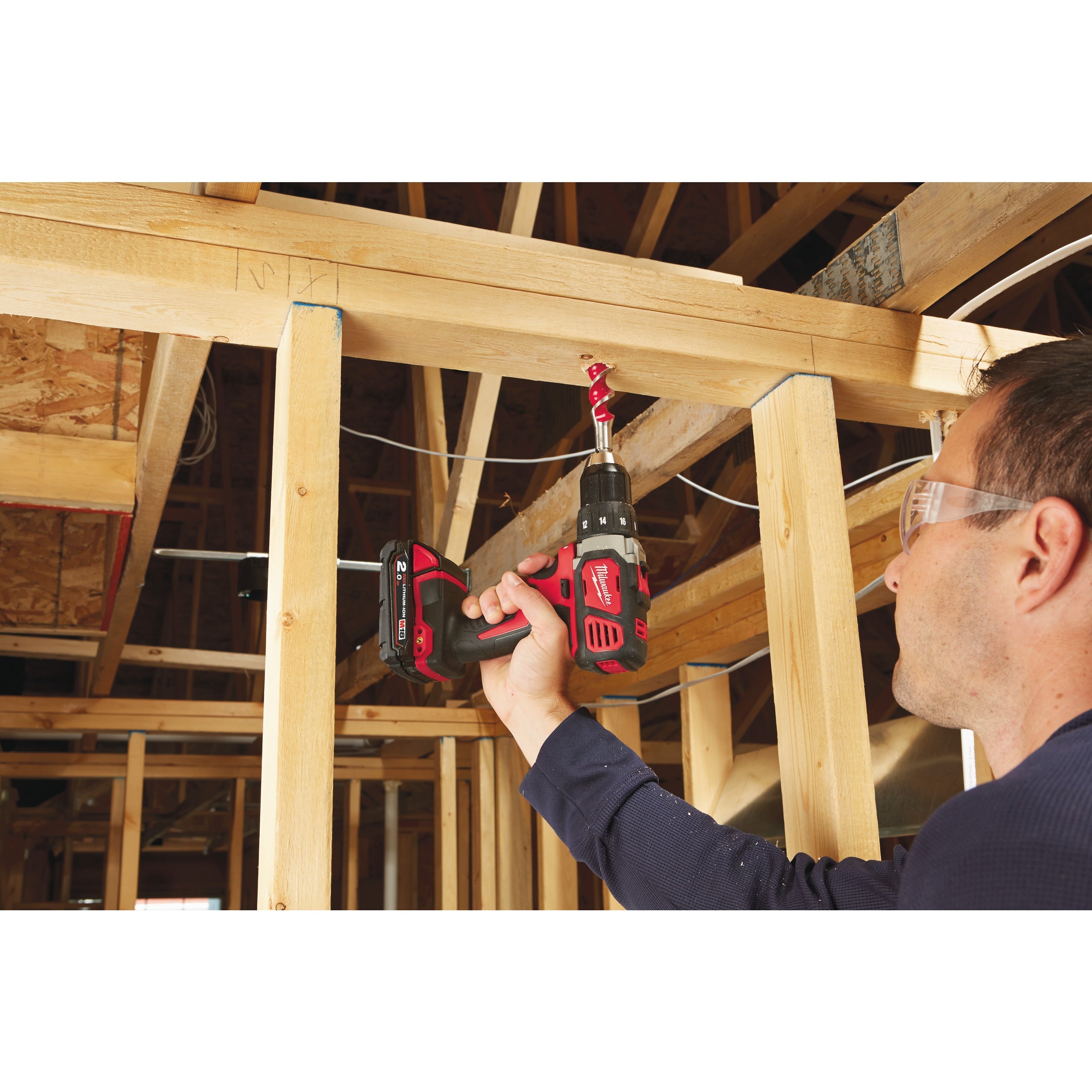Mașină de găurit compactă M18™ Milwaukee M18BDD-202C, cod 4933443555, 2 x M18 B2 acumulator, M12-18 C încărcător, cutie plastic - BIG STORE (Dynamic Tools SRL)